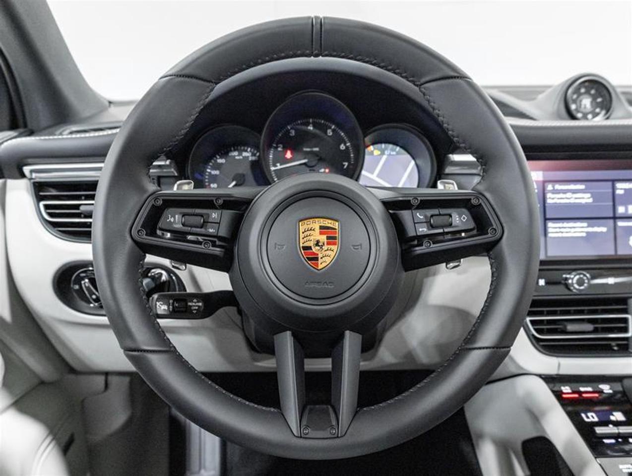 2026 Porsche Macan  Photo