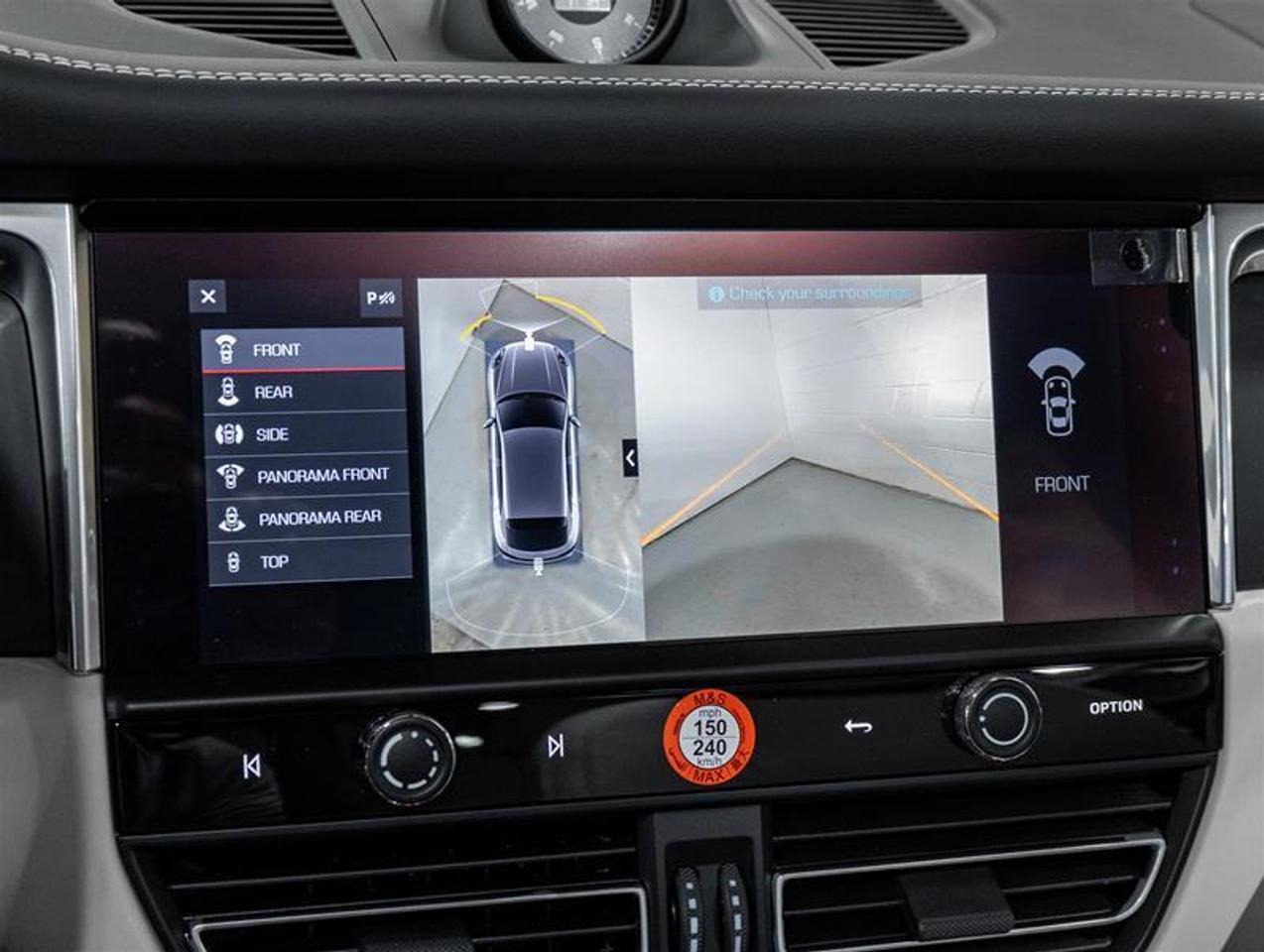 2026 Porsche Macan  Photo