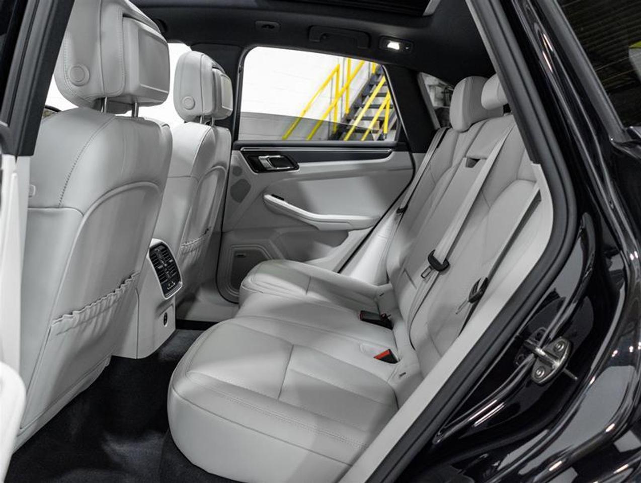 2026 Porsche Macan  Photo