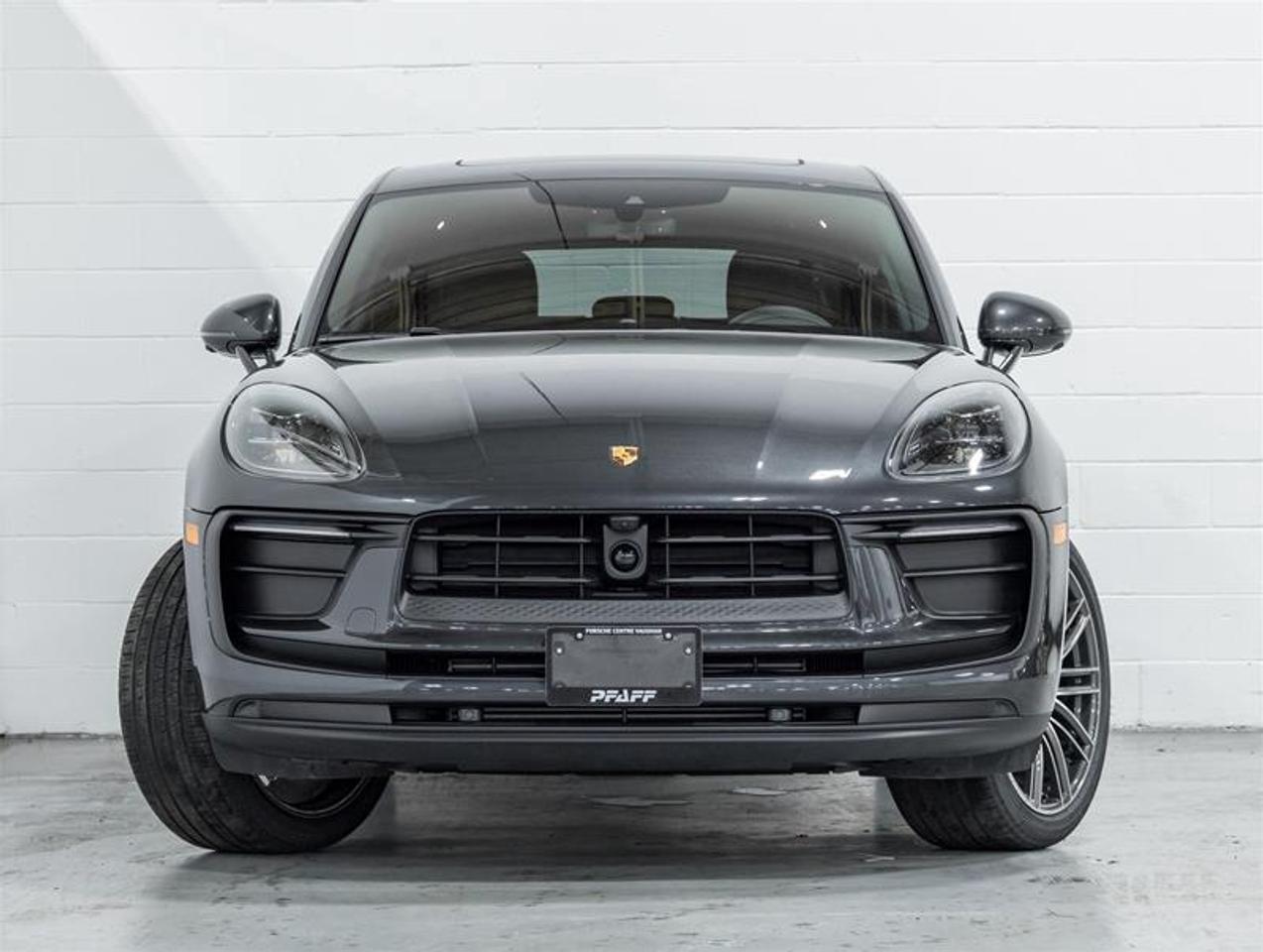 2026 Porsche Macan  Photo