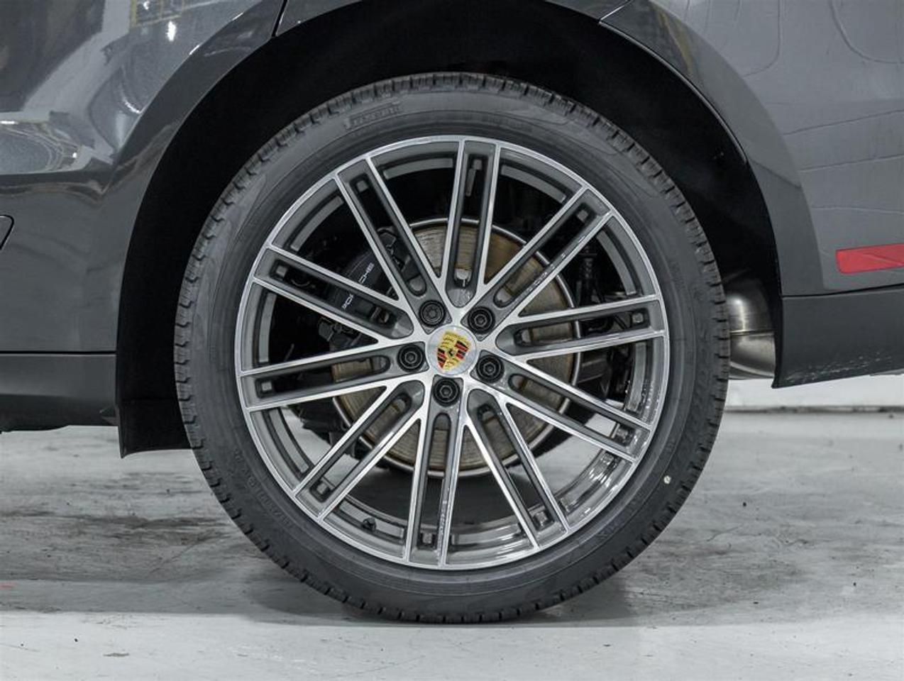 2026 Porsche Macan  Photo