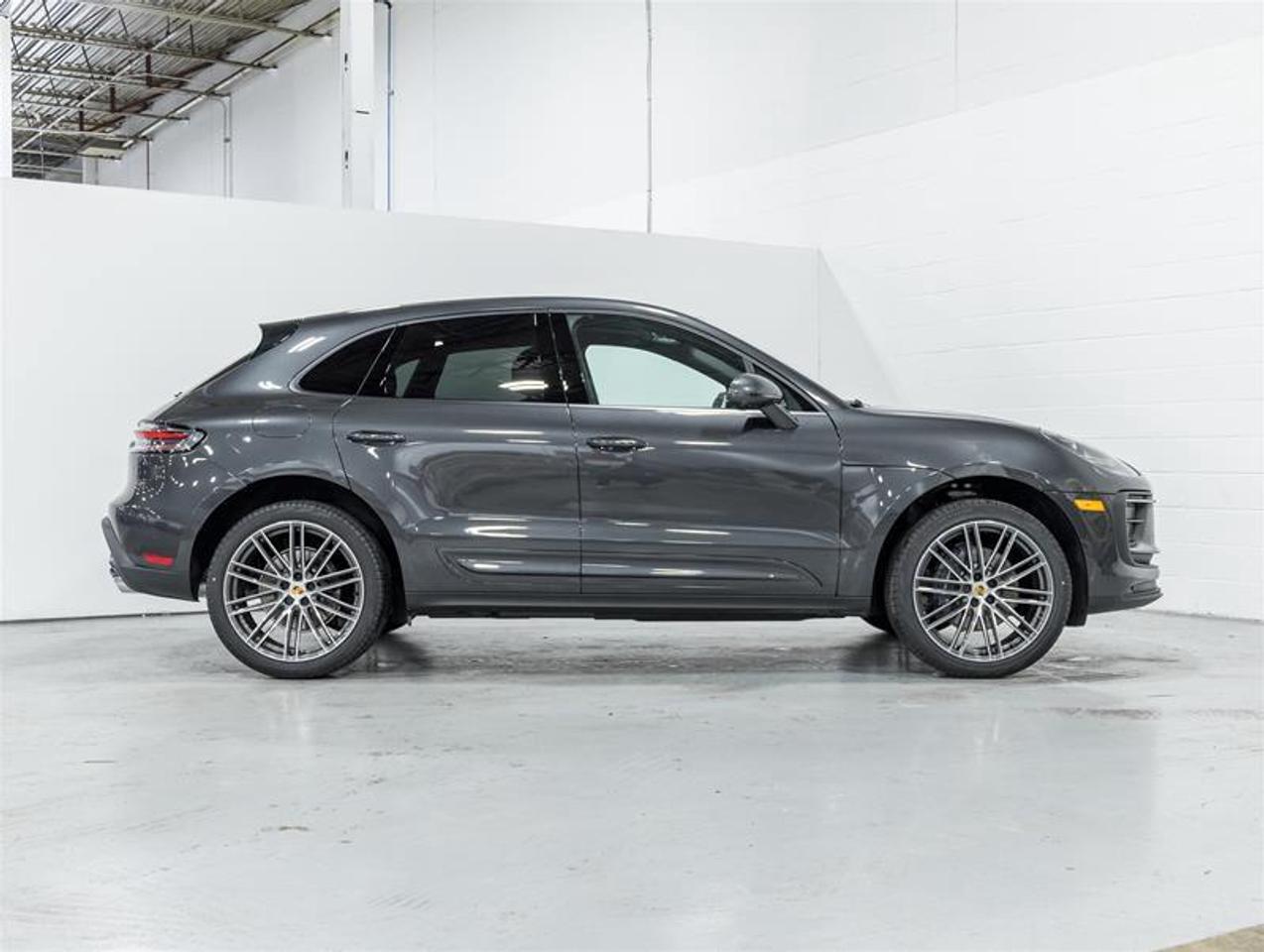 2026 Porsche Macan  Photo