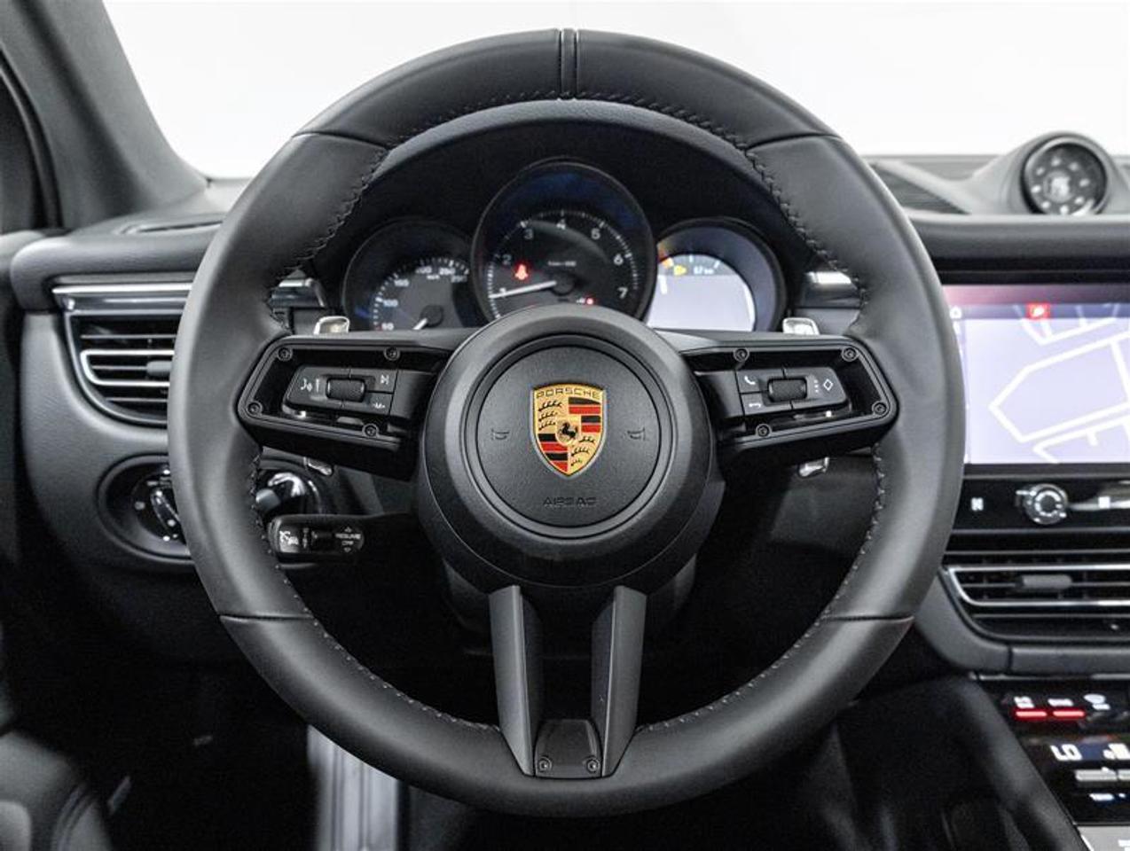 2026 Porsche Macan  Photo
