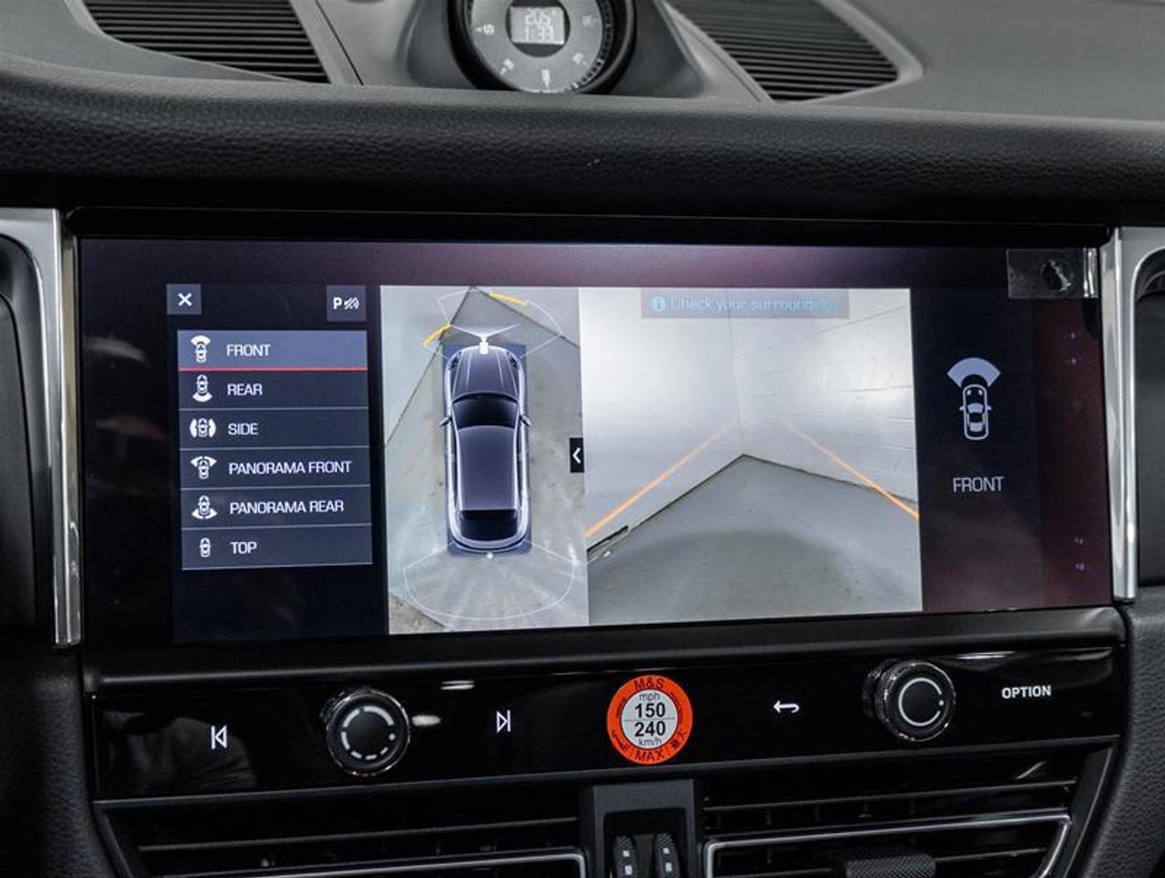 2026 Porsche Macan  Photo