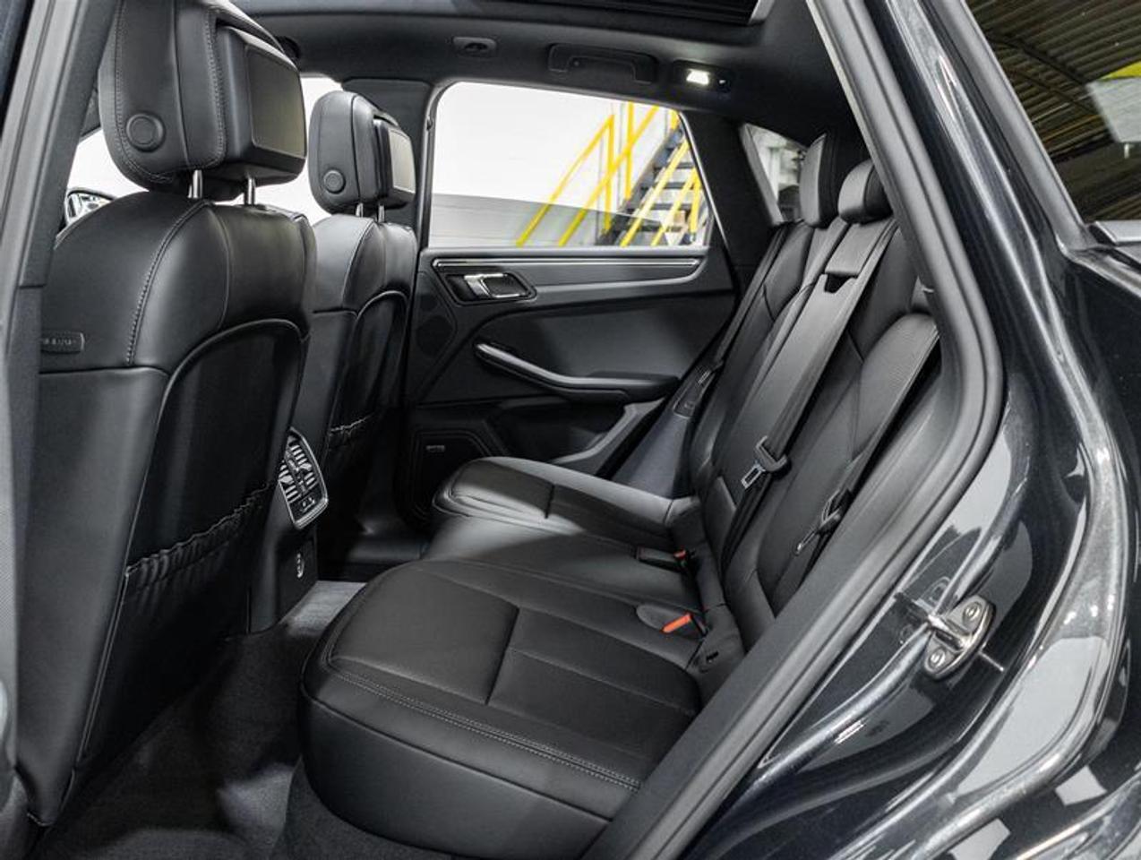 2026 Porsche Macan  Photo