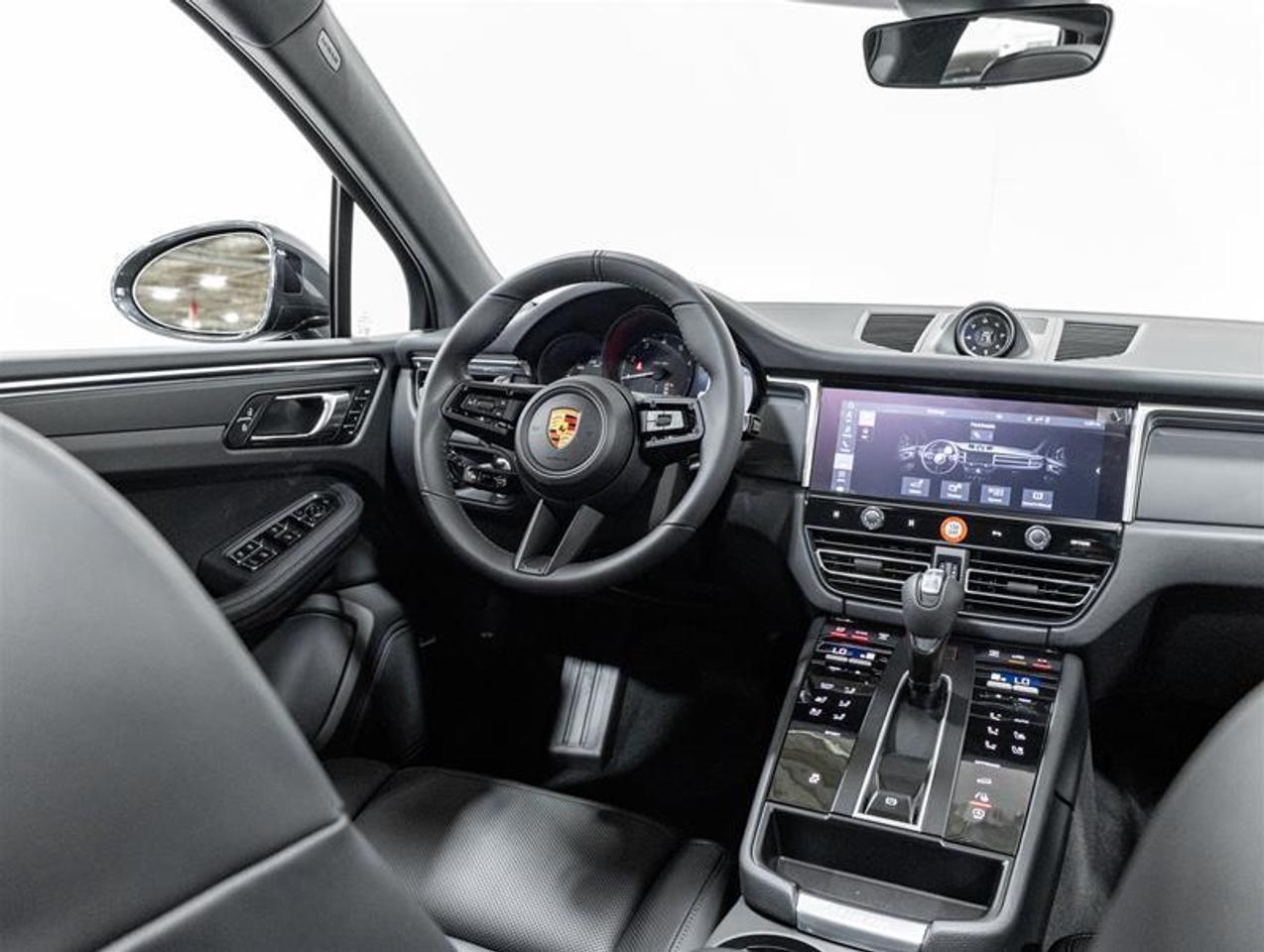 2026 Porsche Macan  Photo