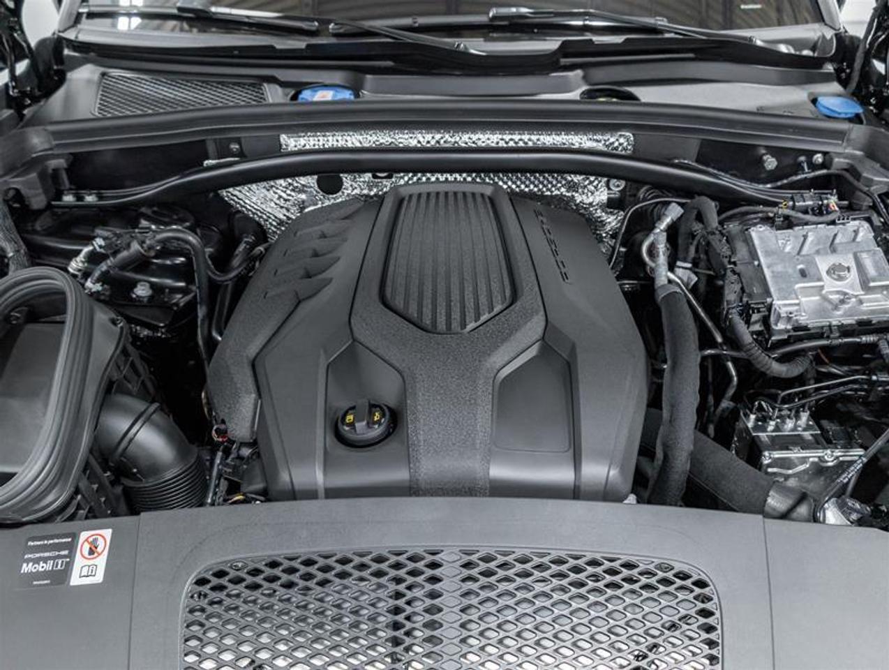 2026 Porsche Macan  Photo5
