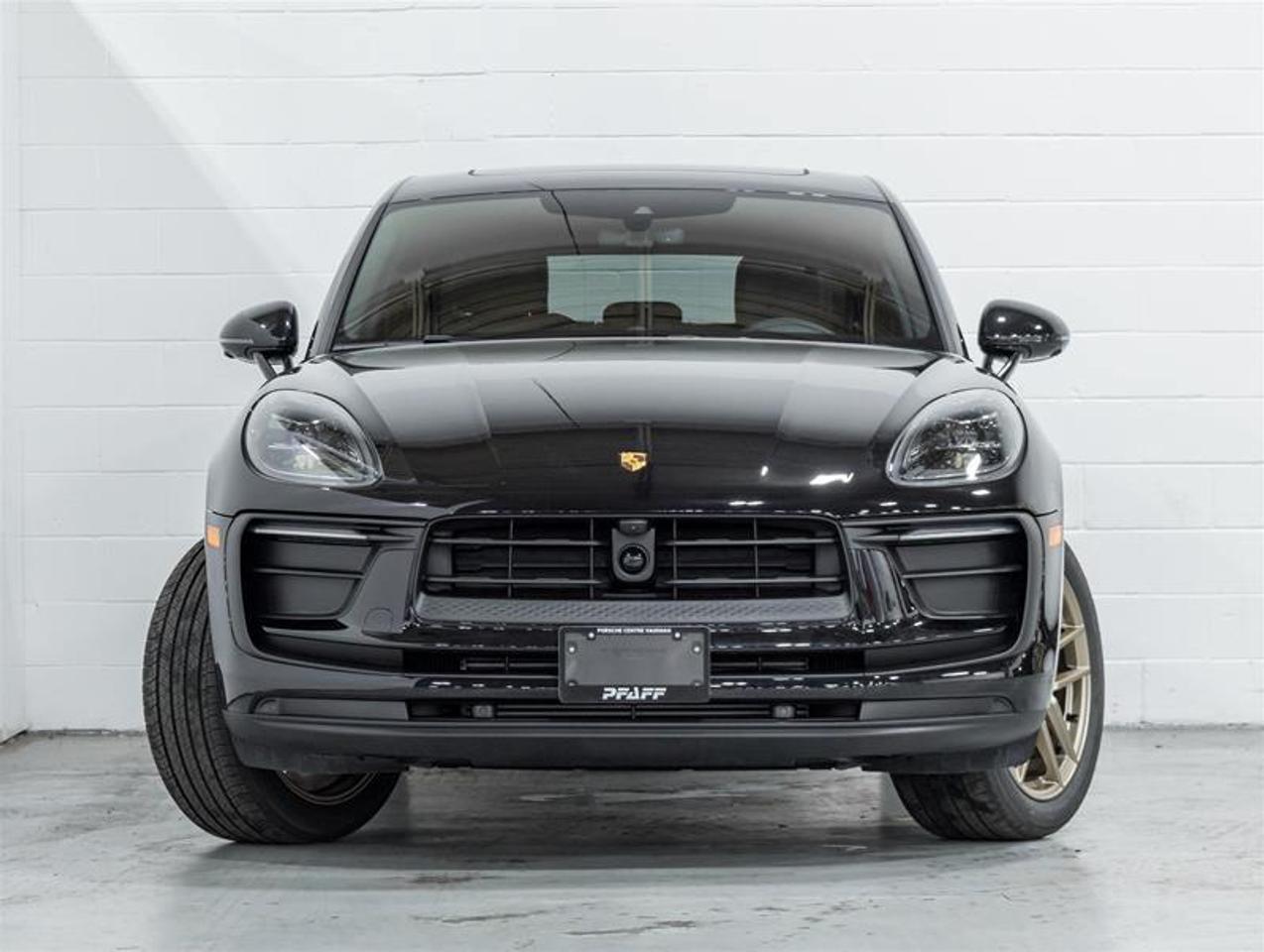 2026 Porsche Macan  Photo