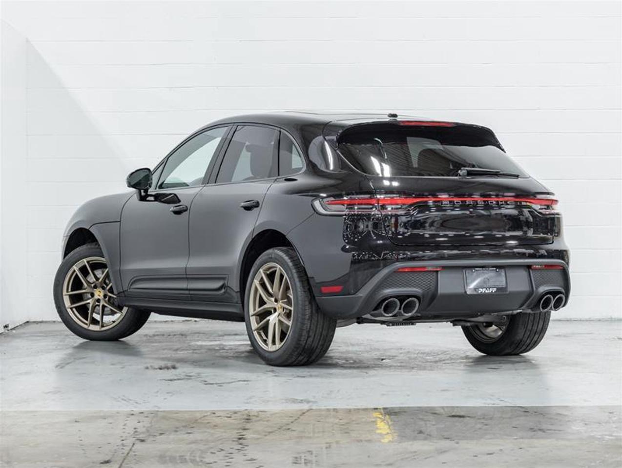 2026 Porsche Macan  Photo