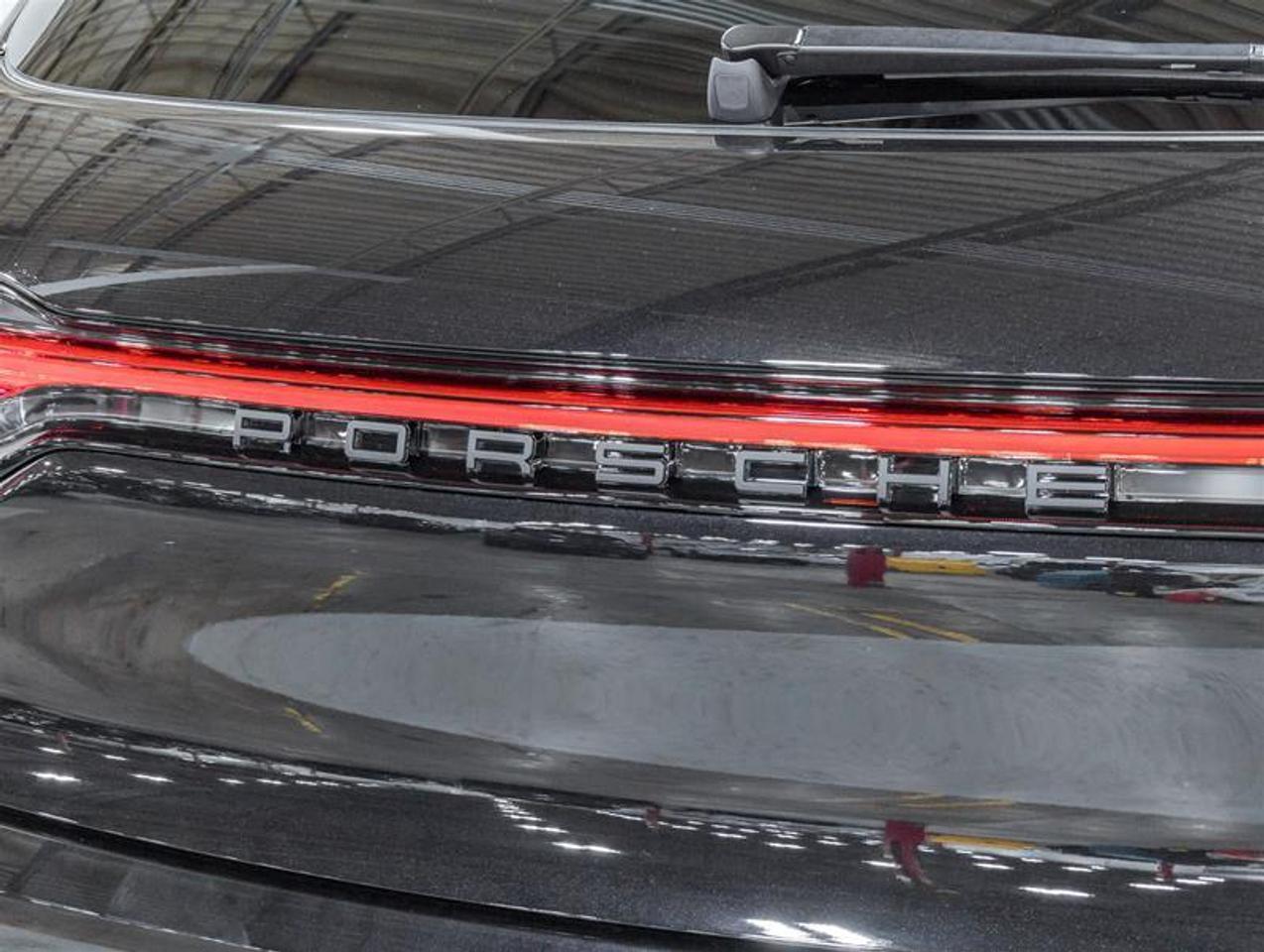 2026 Porsche Macan  Photo