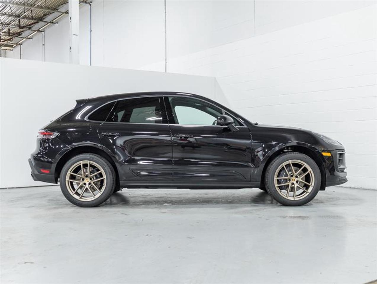 2026 Porsche Macan  Photo