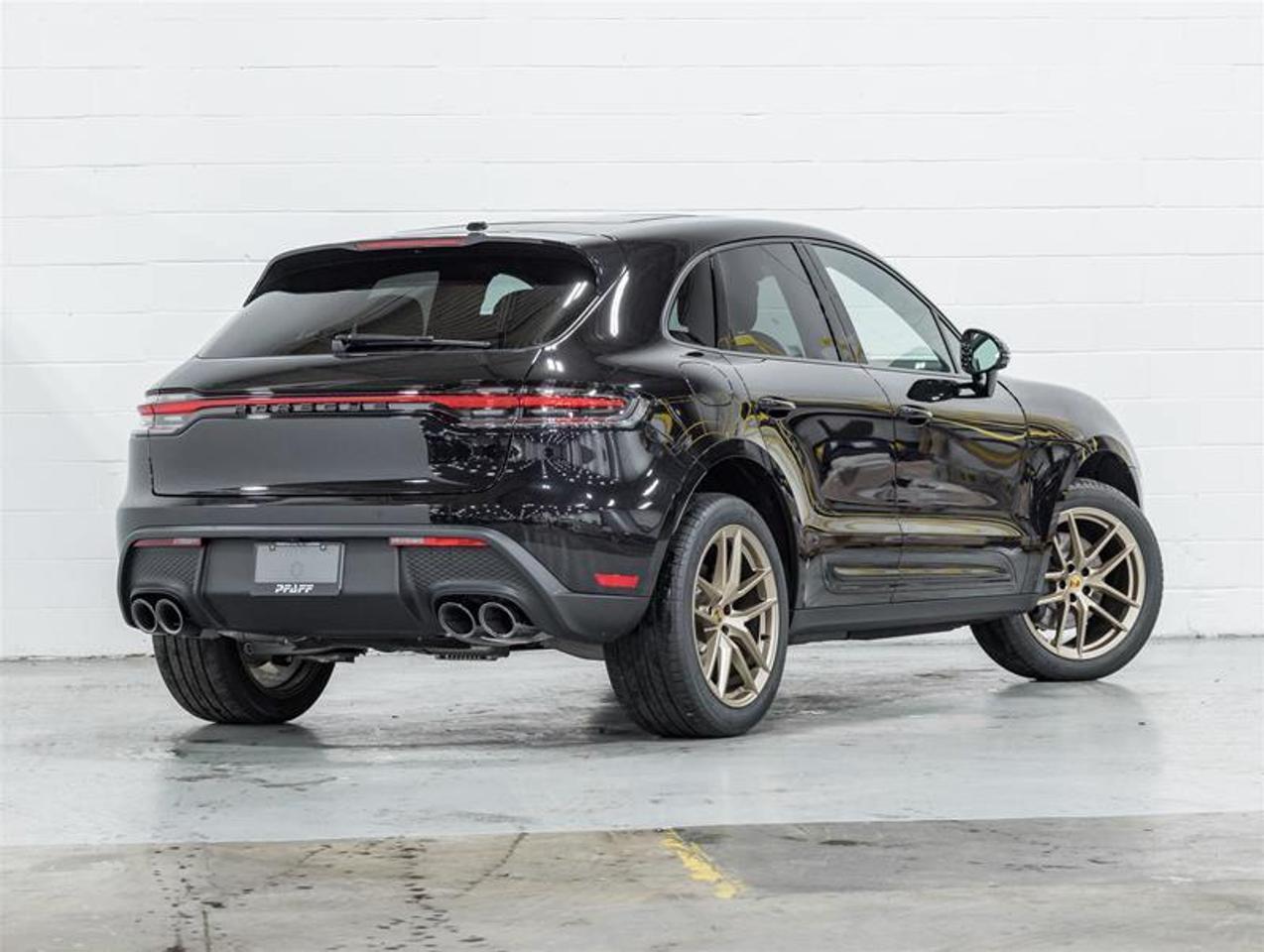 2026 Porsche Macan  Photo