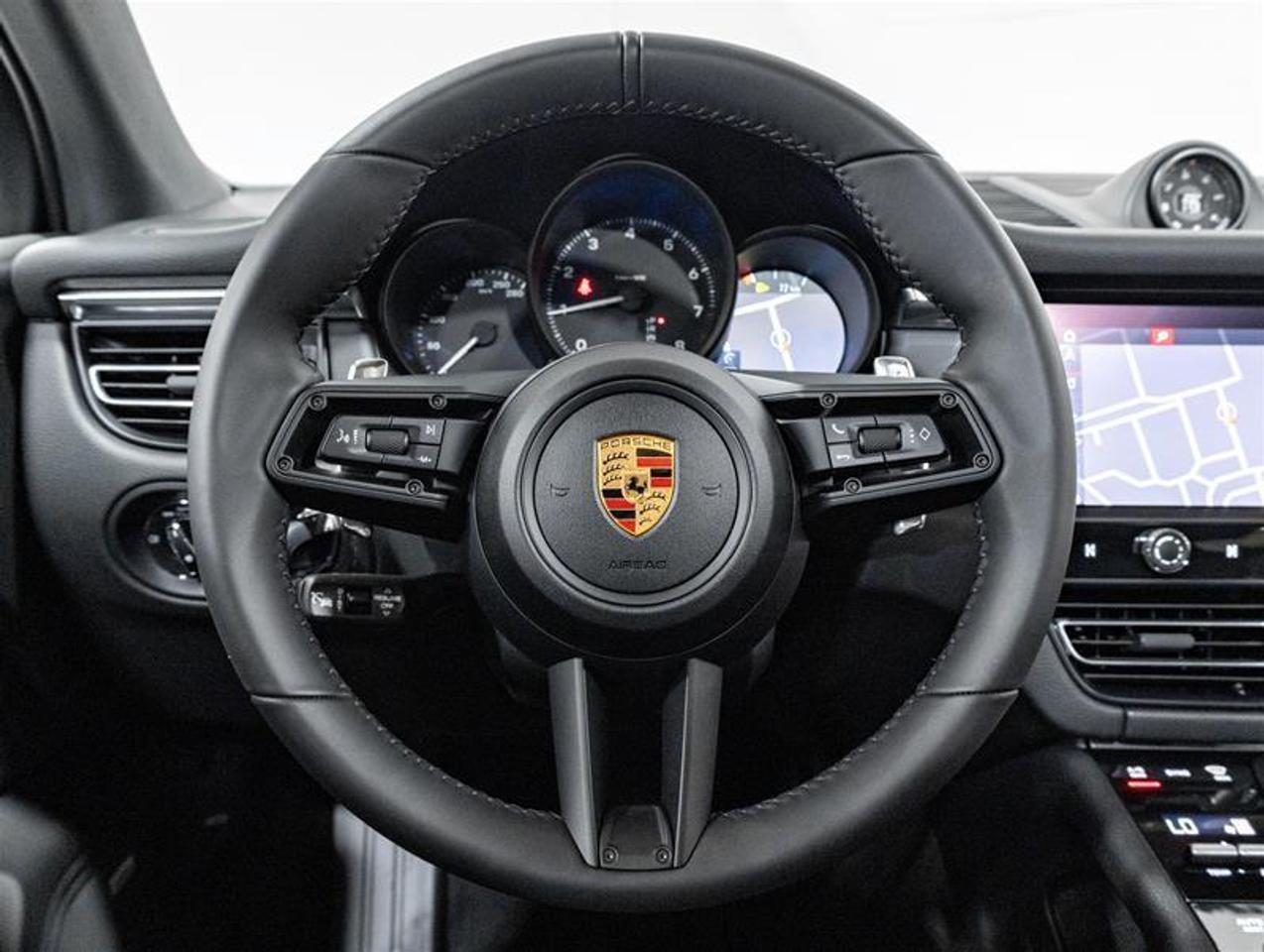 2026 Porsche Macan  Photo