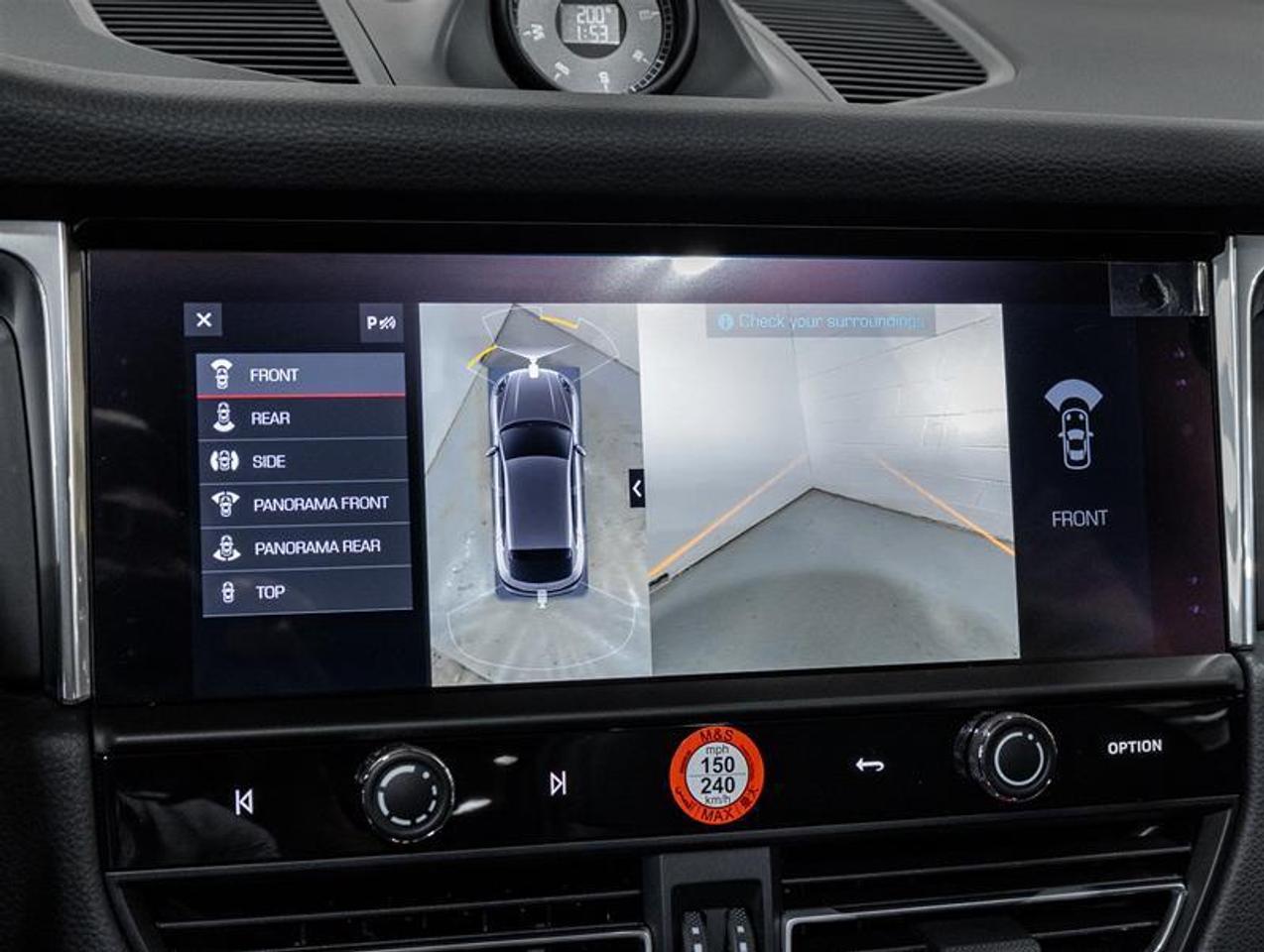 2026 Porsche Macan  Photo