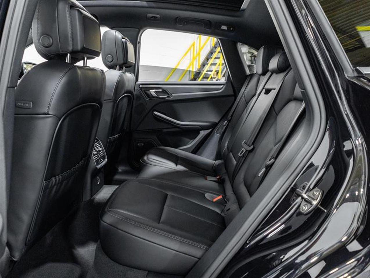 2026 Porsche Macan  Photo