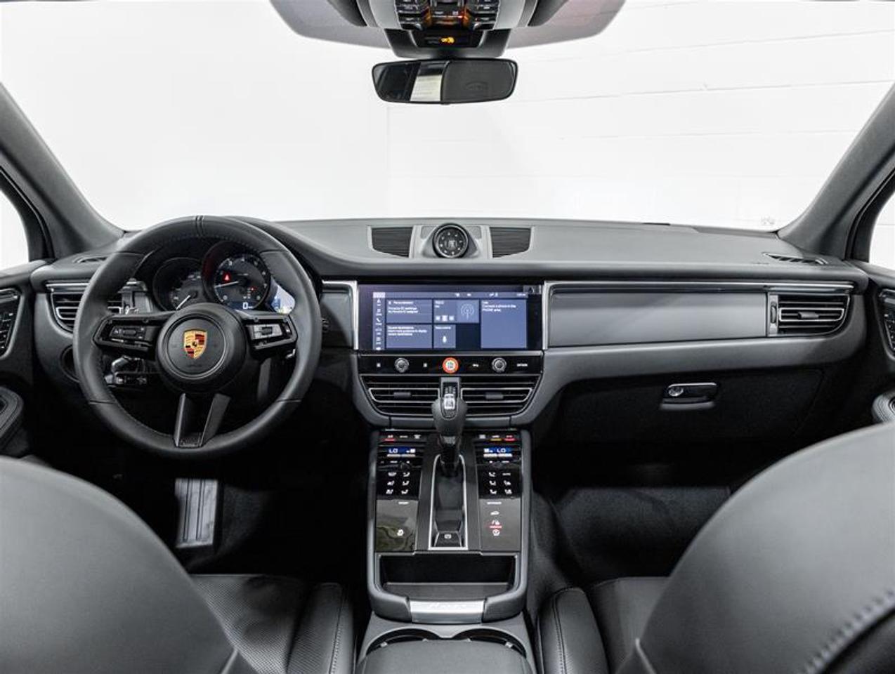 2026 Porsche Macan  Photo