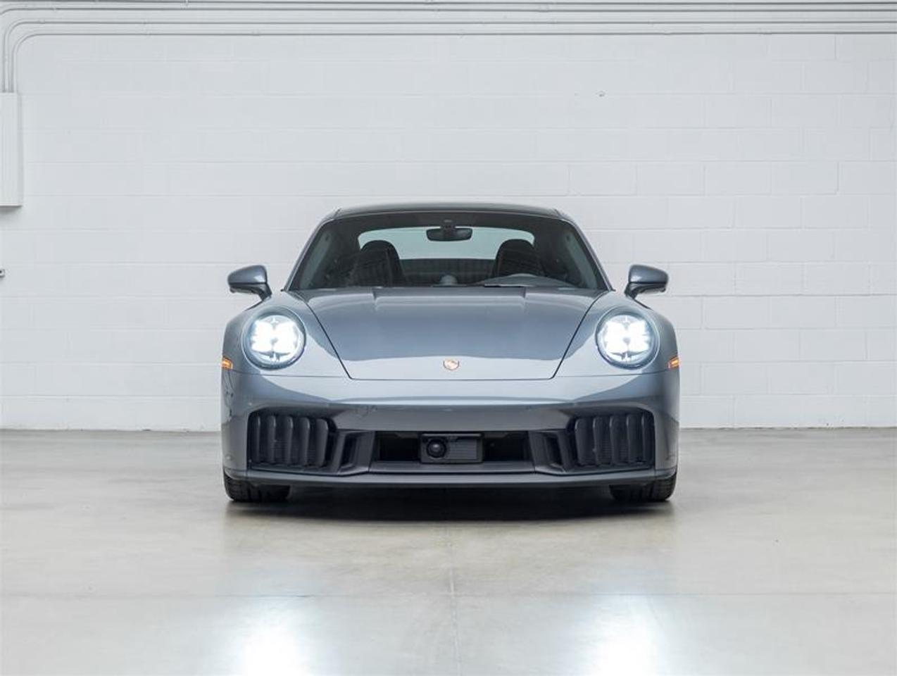 2025 Porsche 911  Photo2