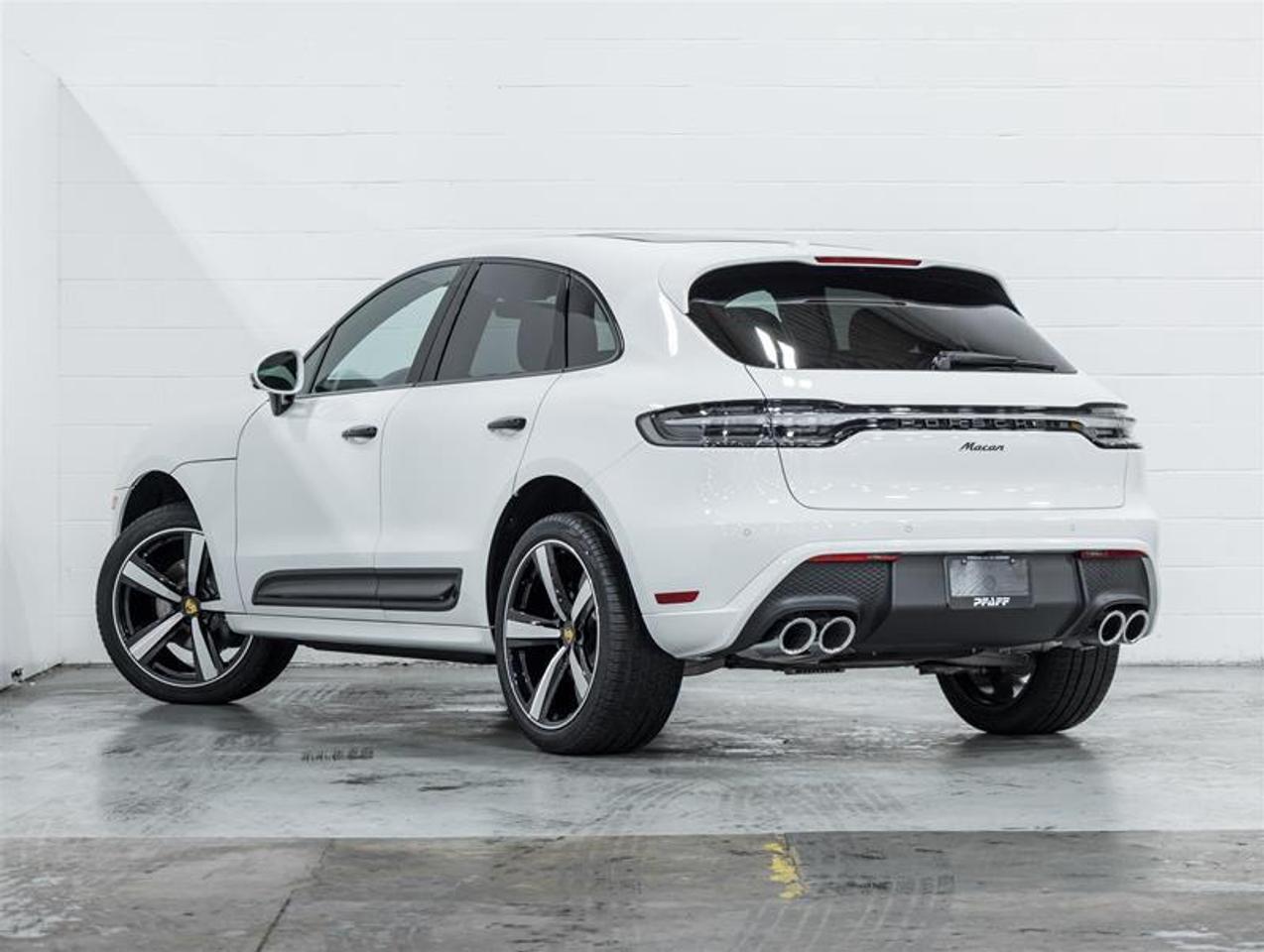 2026 Porsche Macan  Photo