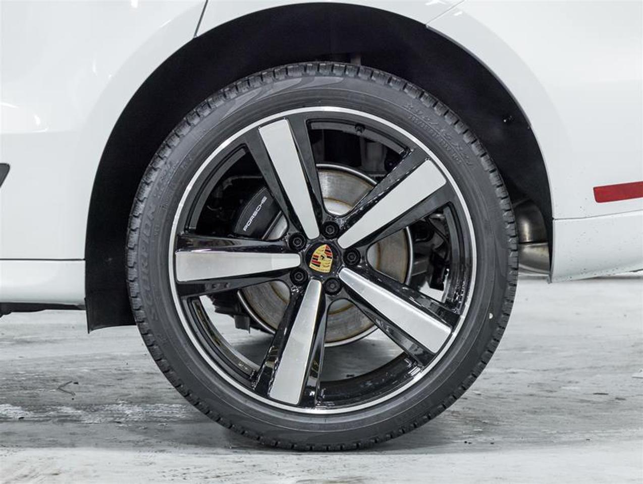 2026 Porsche Macan  Photo