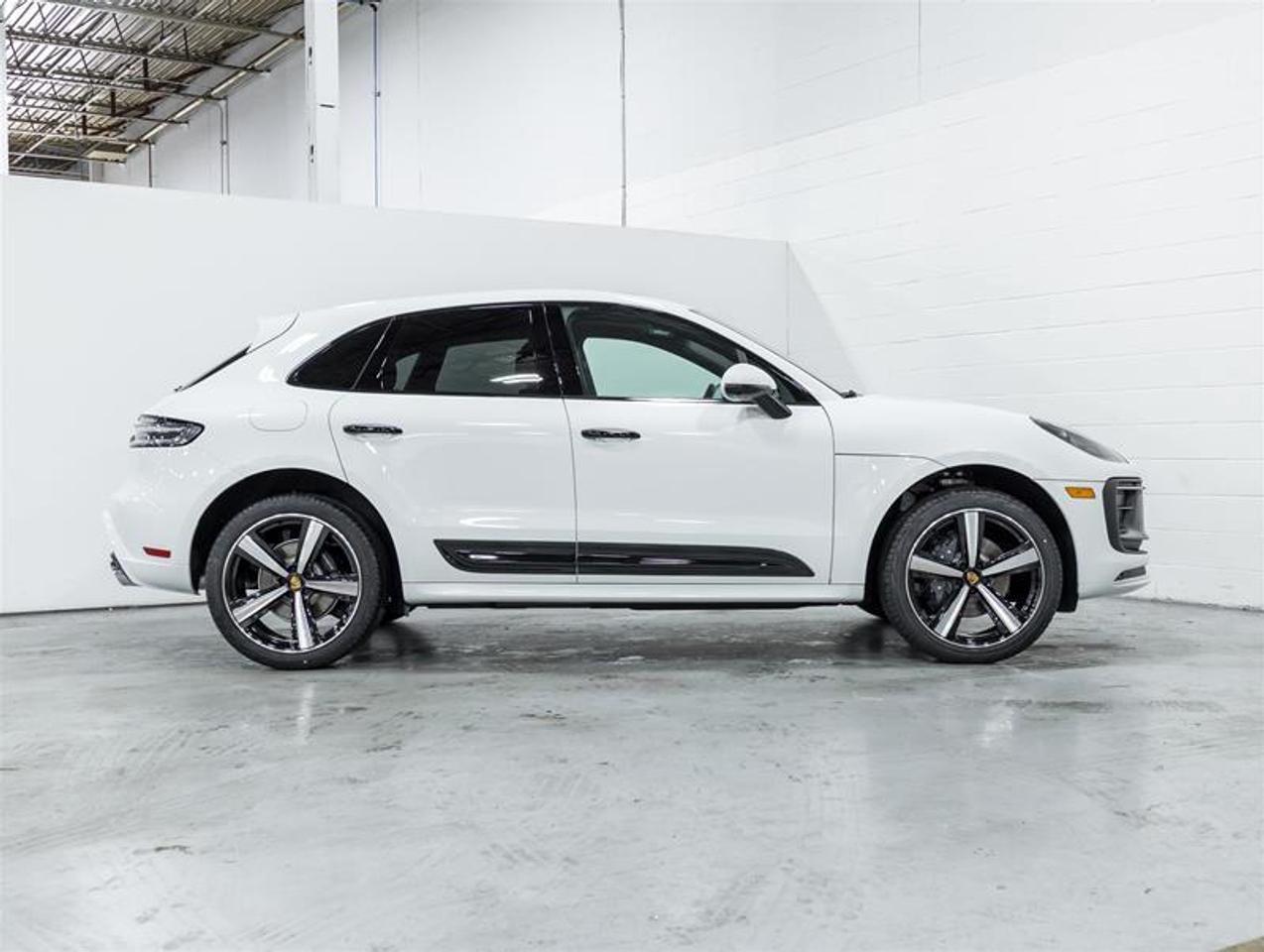 2026 Porsche Macan  Photo