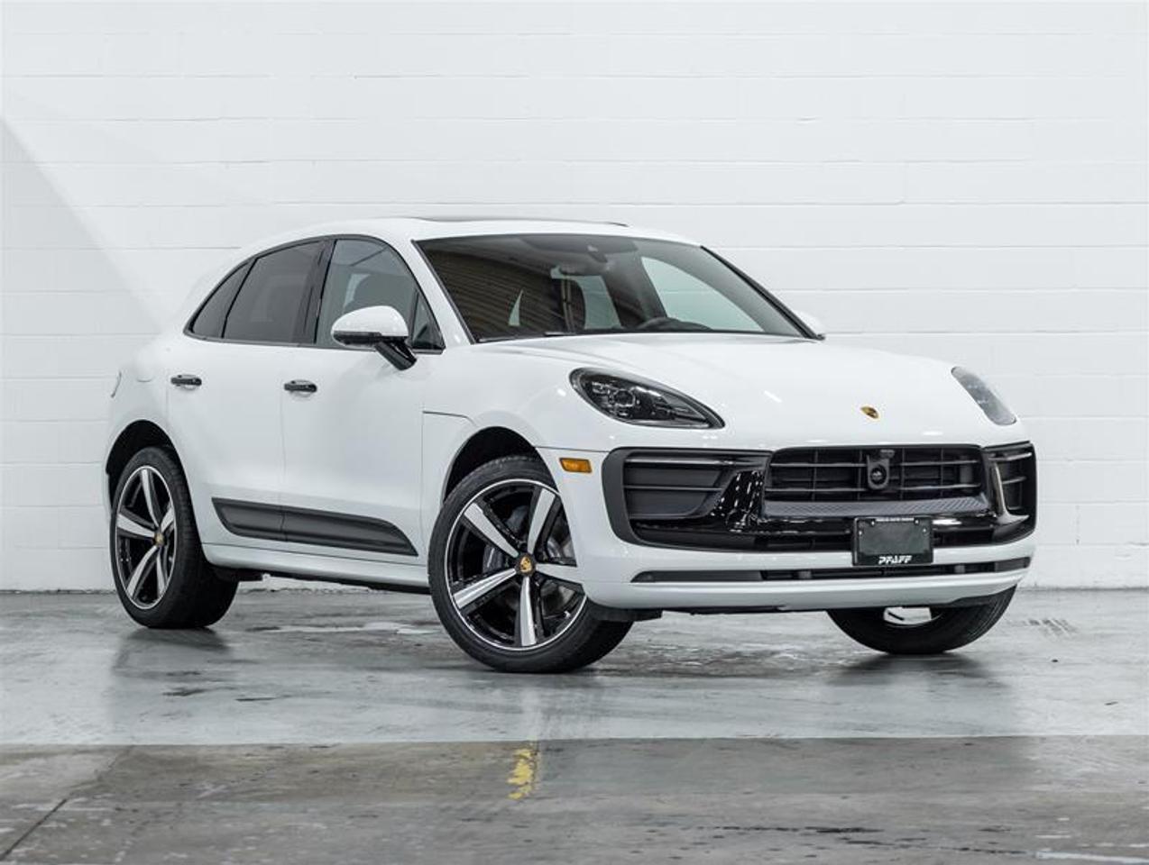 2026 Porsche Macan  Photo