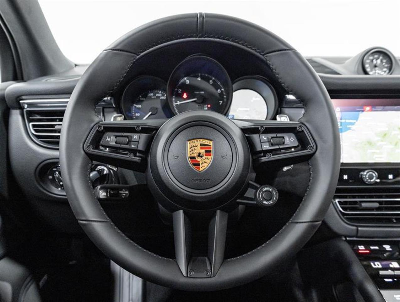 2026 Porsche Macan  Photo