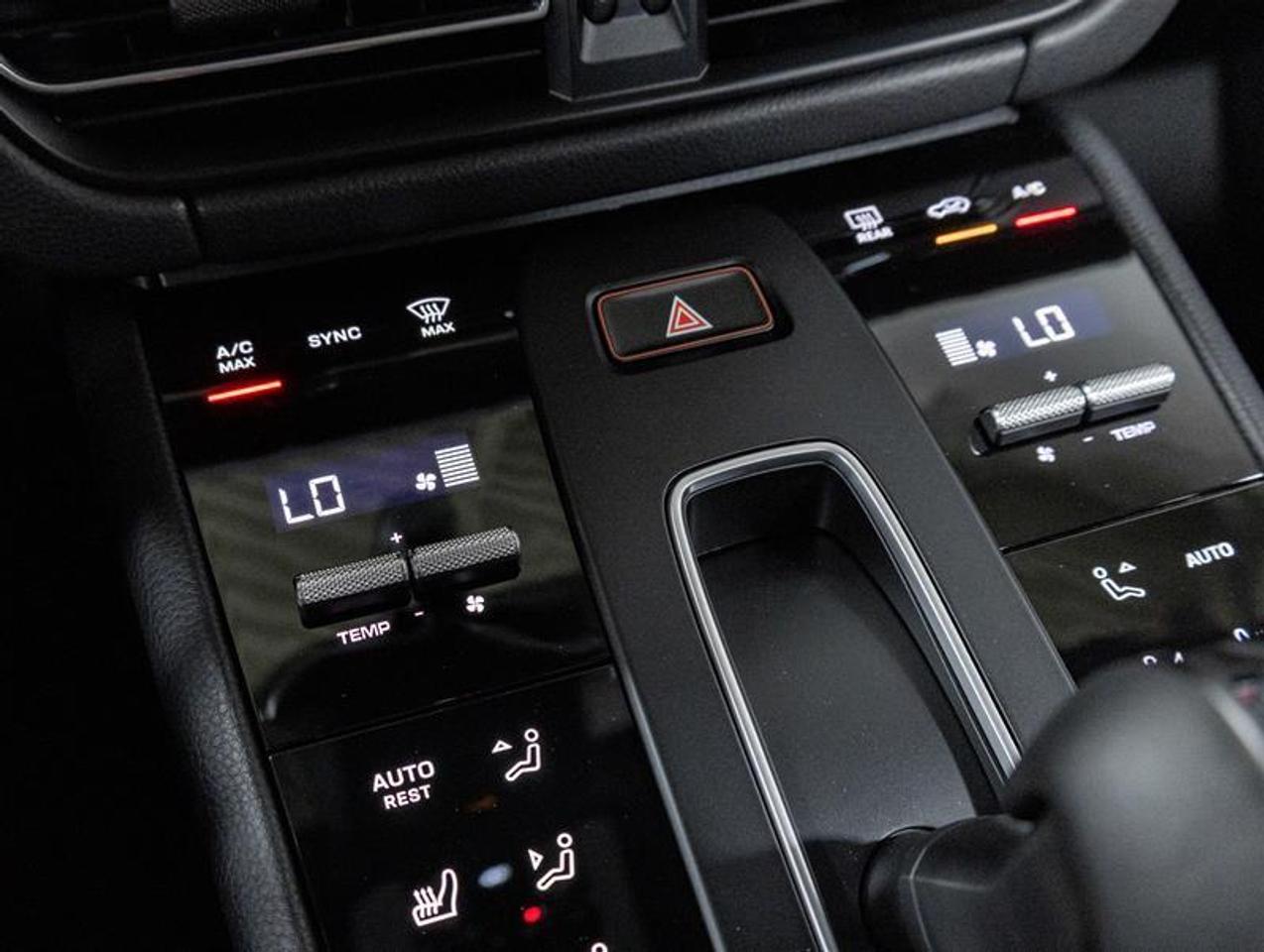 2026 Porsche Macan  Photo