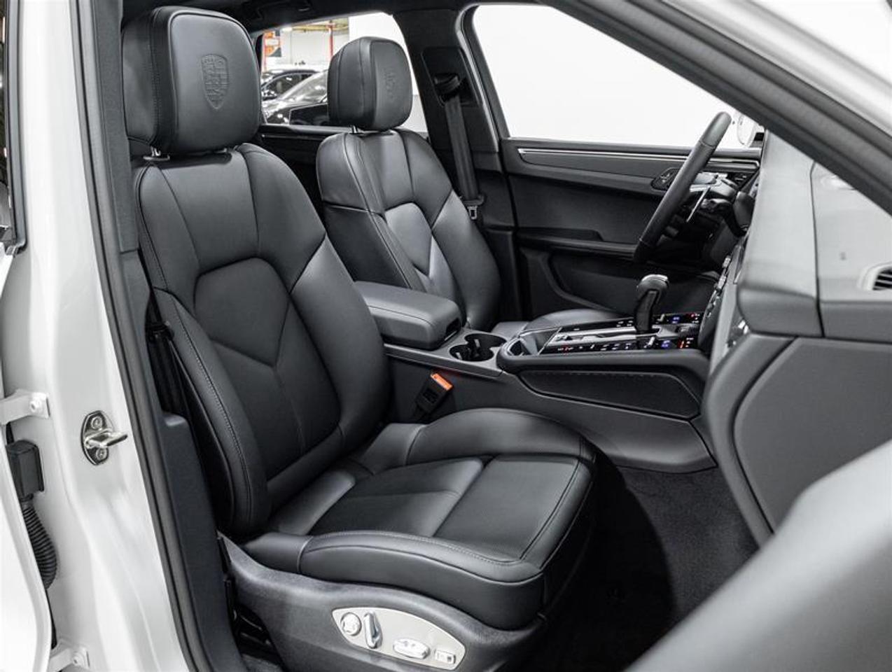 2026 Porsche Macan  Photo