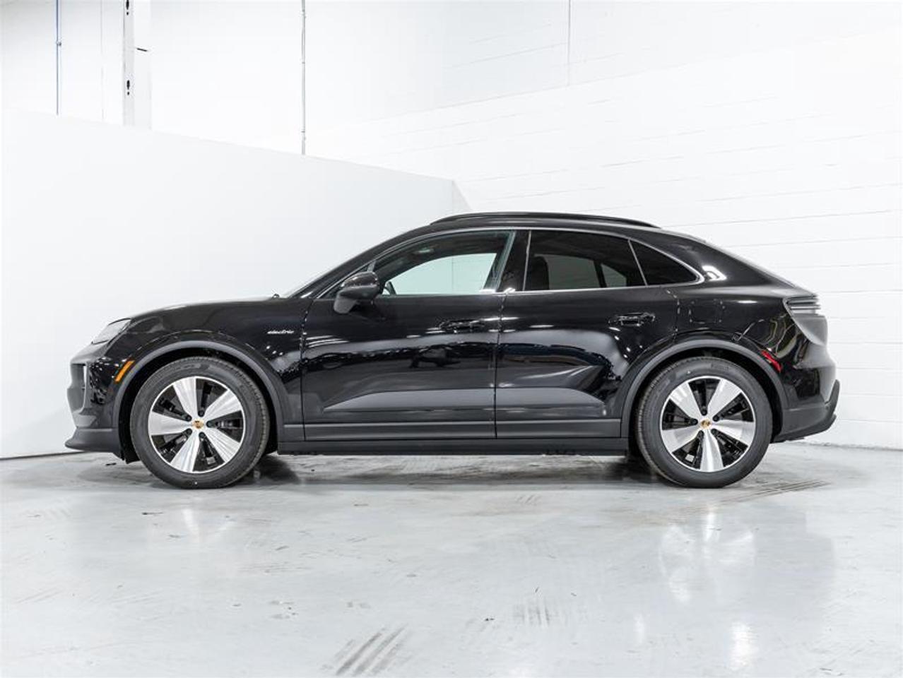 2025 Porsche Macan  Photo