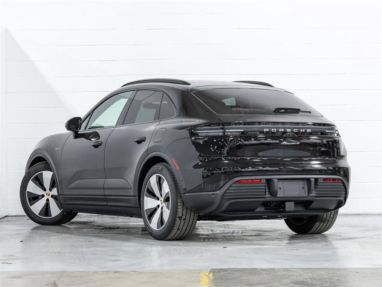2025 Porsche Macan  Photo