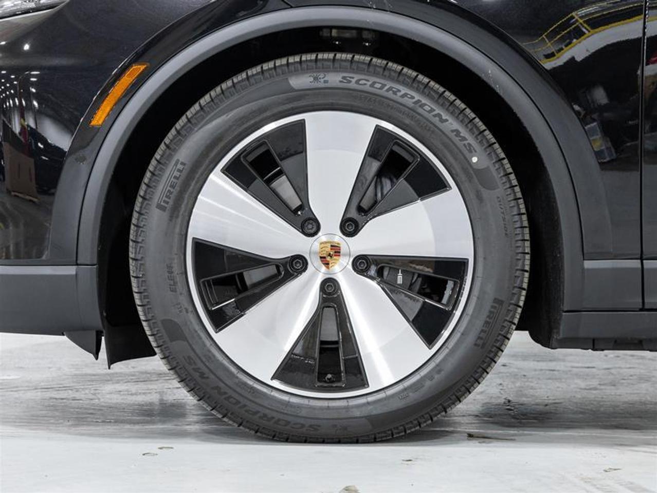 2025 Porsche Macan  Photo