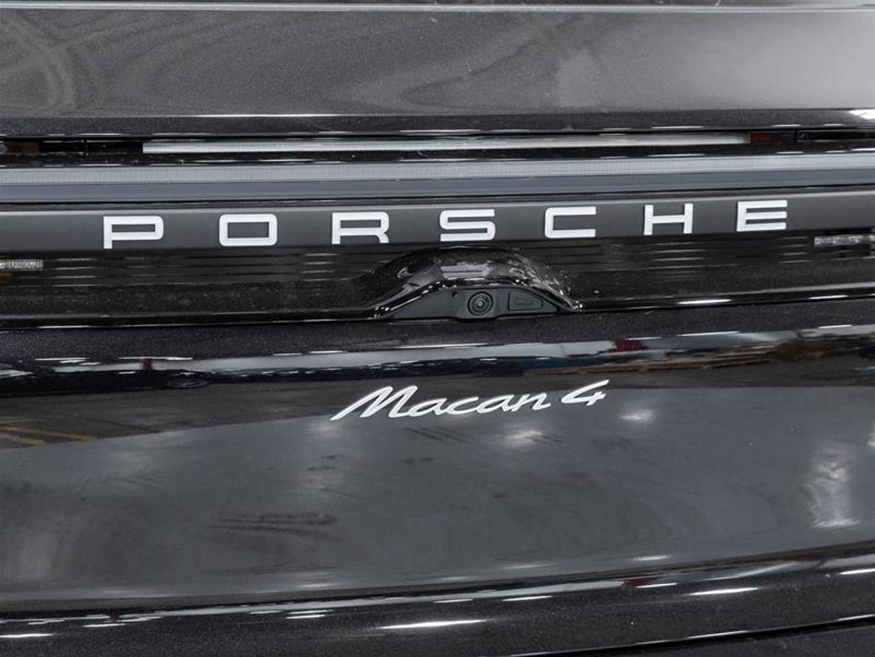 2025 Porsche Macan  Photo
