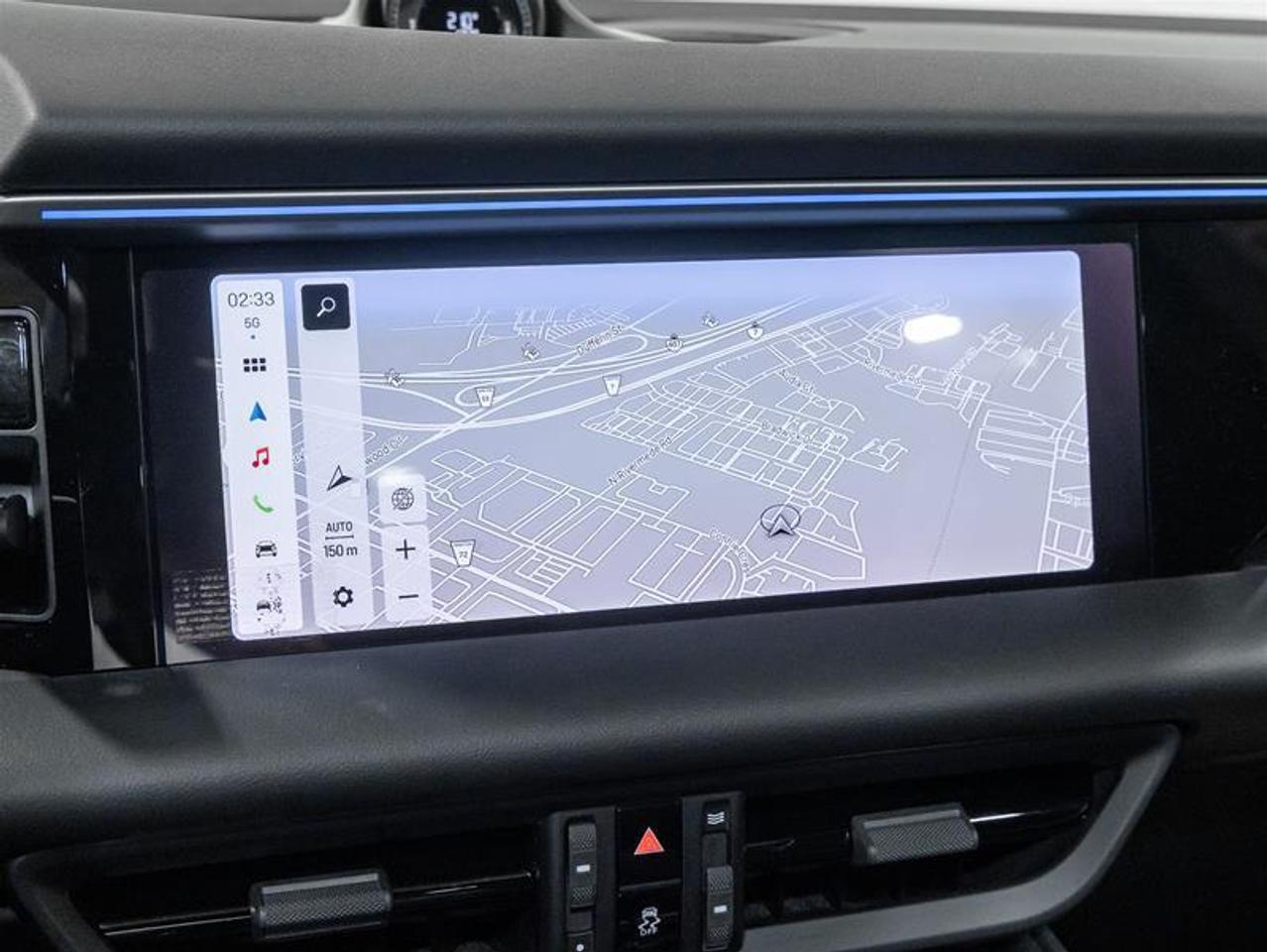 2025 Porsche Macan  Photo