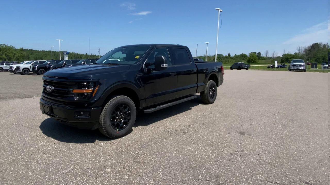 2026 Ford F-150 XLT Photo3