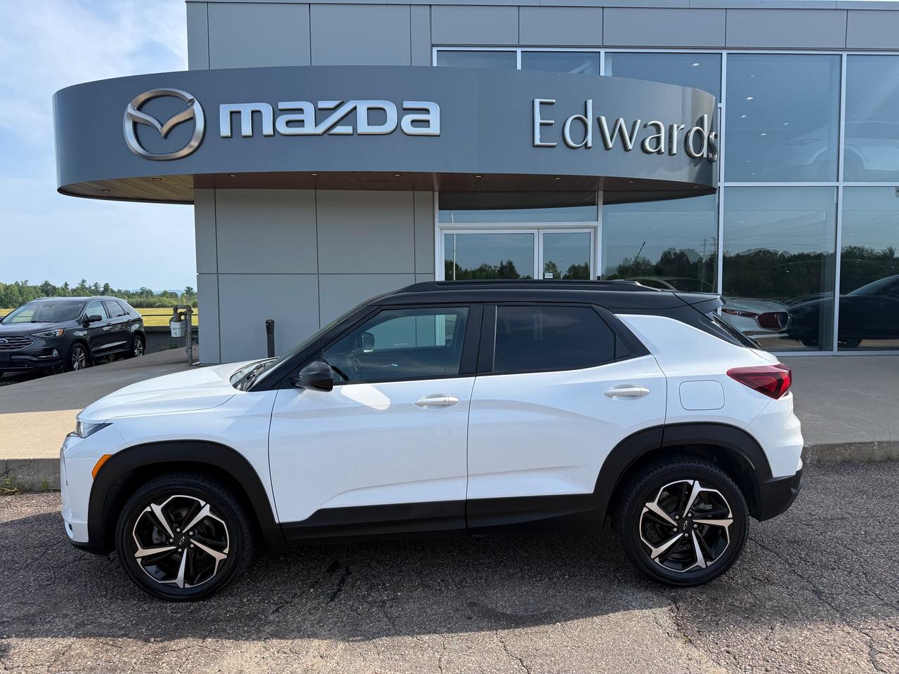 2023 Chevrolet TrailBlazer RS All-Wheel Drive Photo0