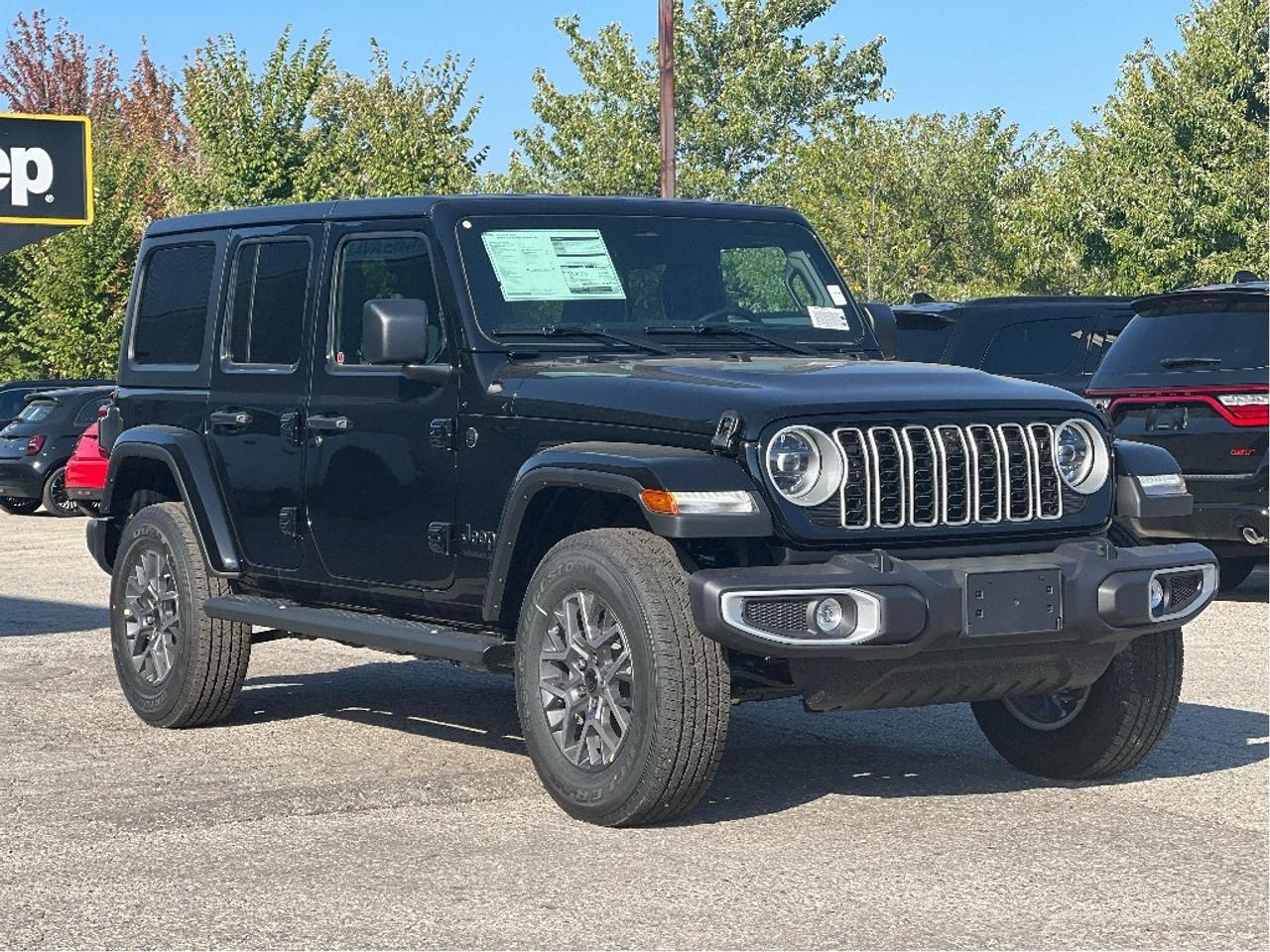 2025 Jeep Wrangler Sahara w/Technology Group, Tubular Steps Photo