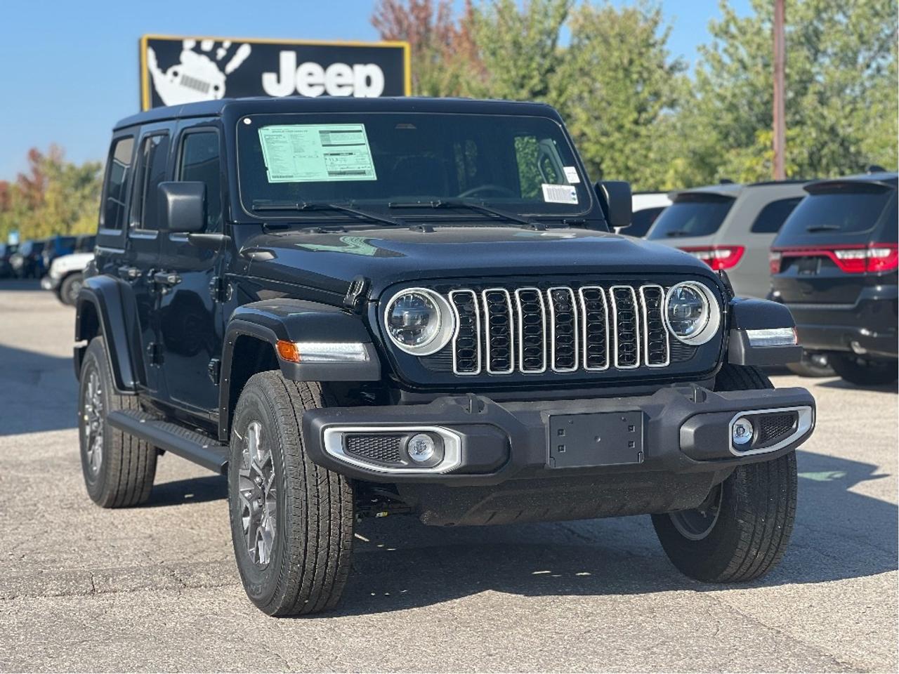 2025 Jeep Wrangler Sahara w/Technology Group, Tubular Steps Photo0