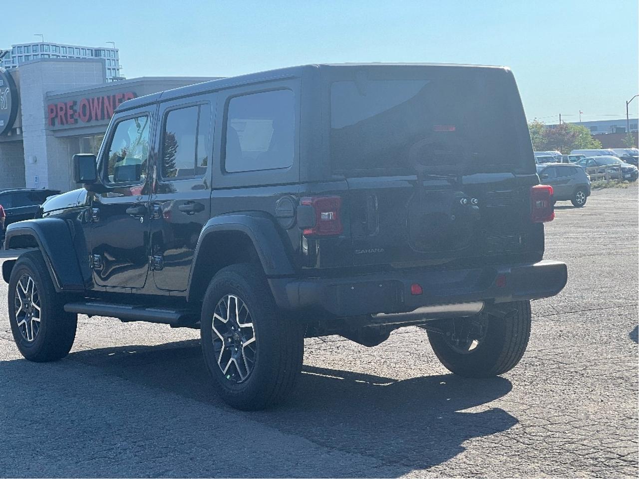 2025 Jeep Wrangler Sahara w/Technology Group, Tubular Steps Photo