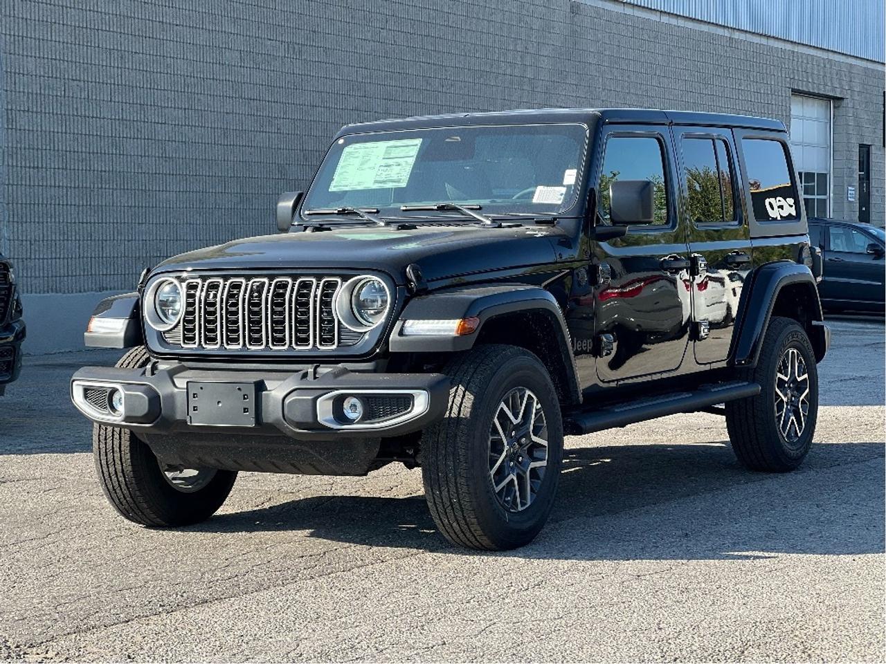 2025 Jeep Wrangler Sahara w/Technology Group, Tubular Steps Photo