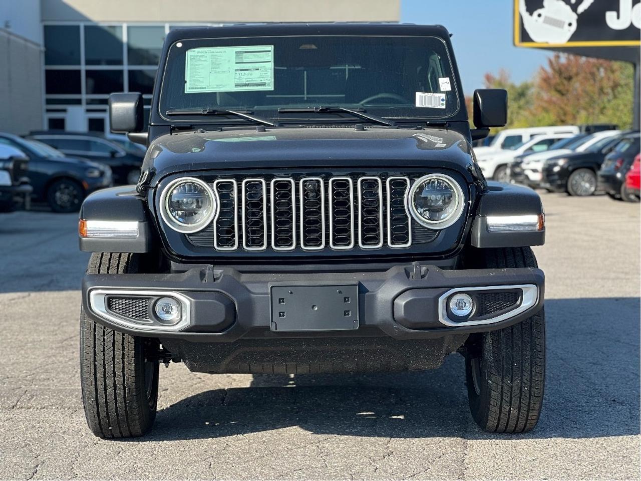 2025 Jeep Wrangler Sahara w/Technology Group, Tubular Steps Photo