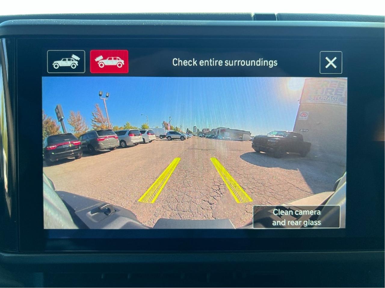 2025 Jeep Wrangler Sahara w/Technology Group, Tubular Steps Photo