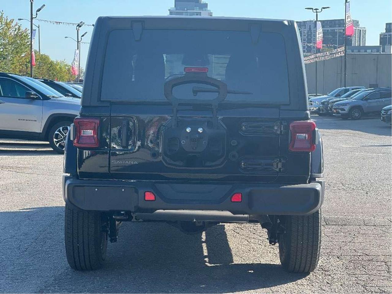 2025 Jeep Wrangler Sahara w/Technology Group, Tubular Steps Photo