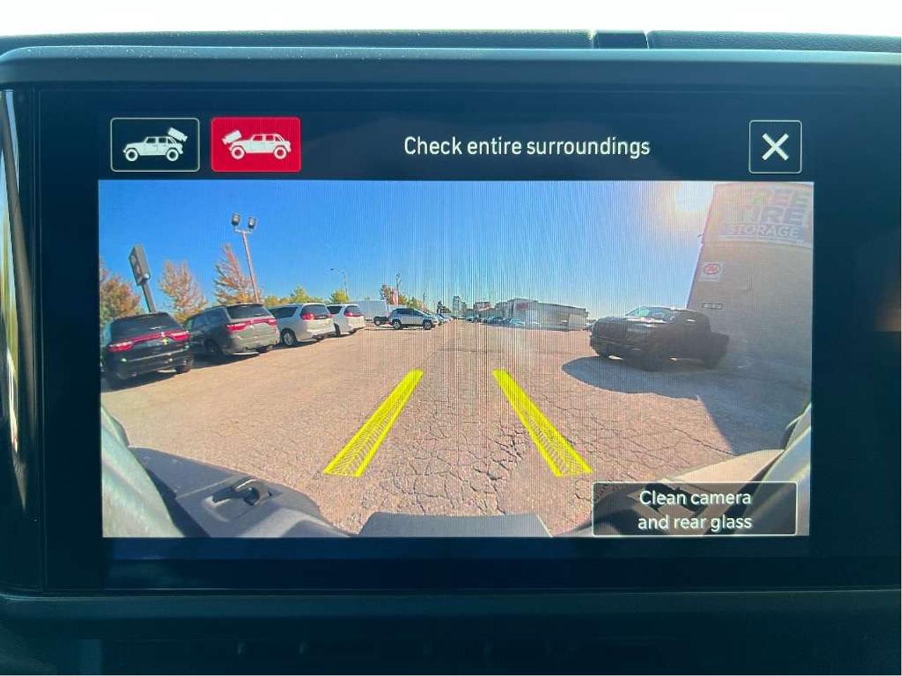2025 Jeep Wrangler Sahara w/Technology Group, Tubular Steps Photo