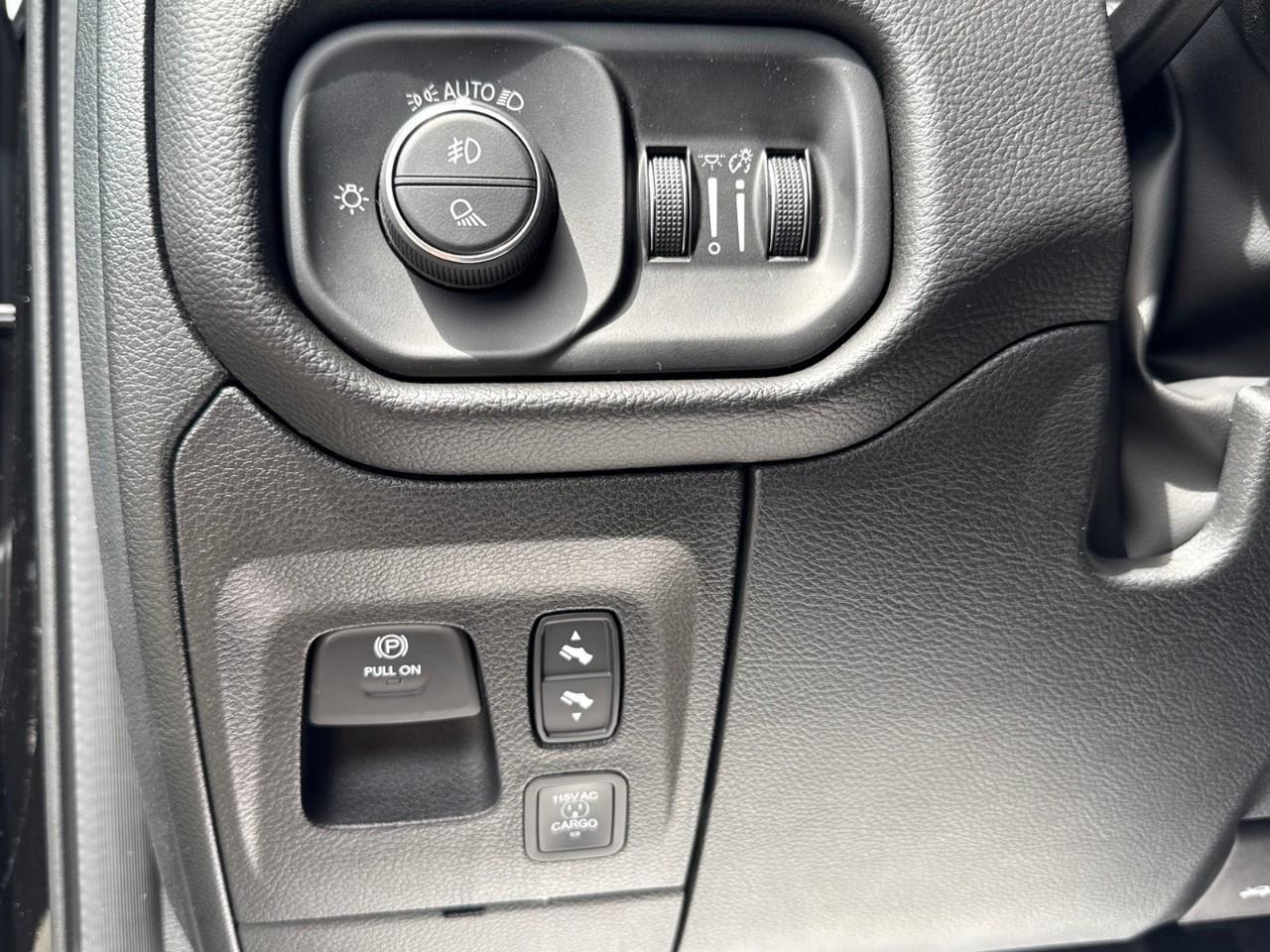2026 RAM 1500 SPORT 4X4 CREW CAB 5'7" BOX Photo