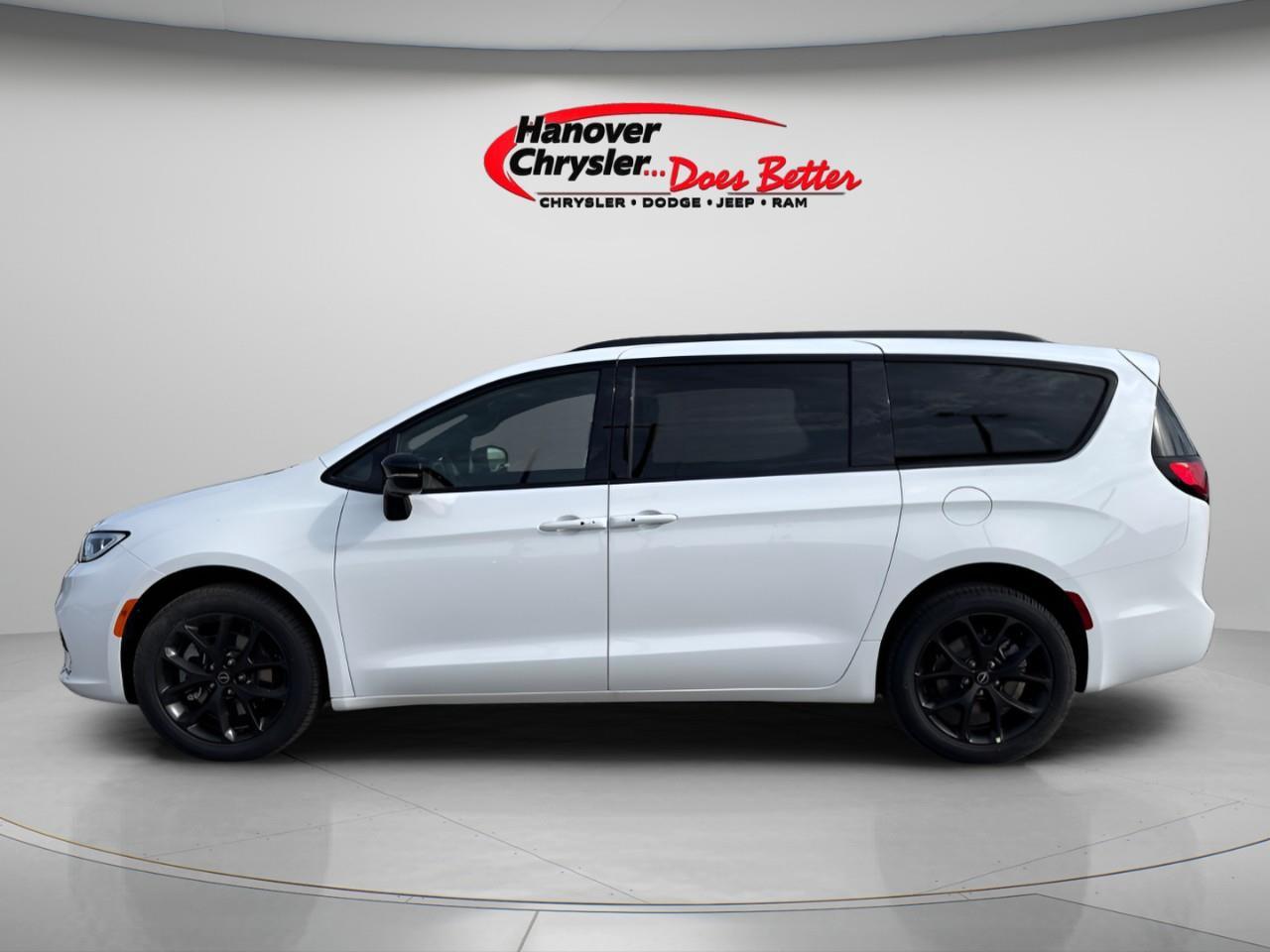 2026 Chrysler Pacifica Select AWD Photo