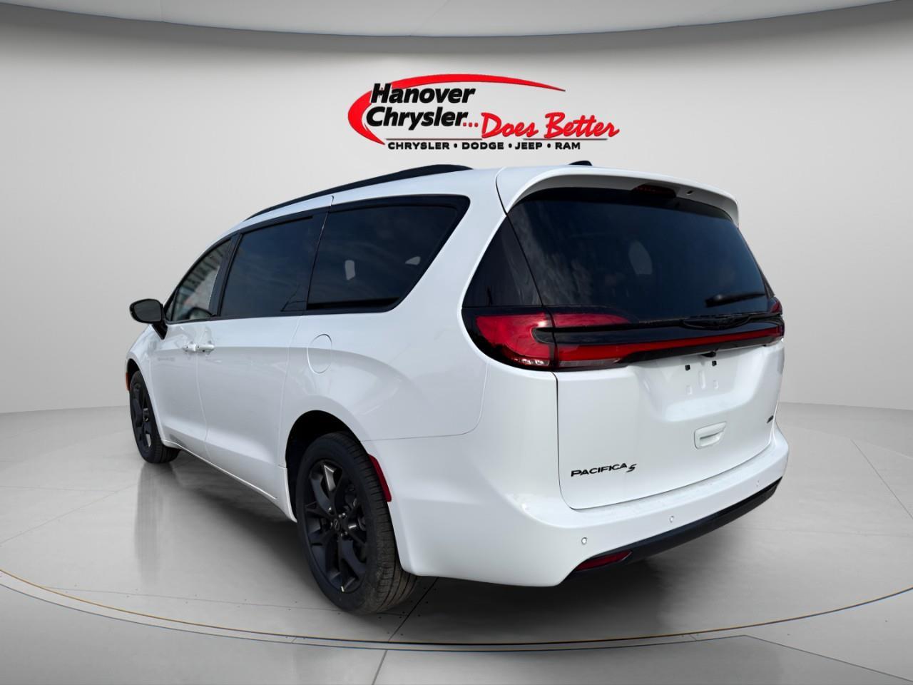 2026 Chrysler Pacifica Select AWD Photo