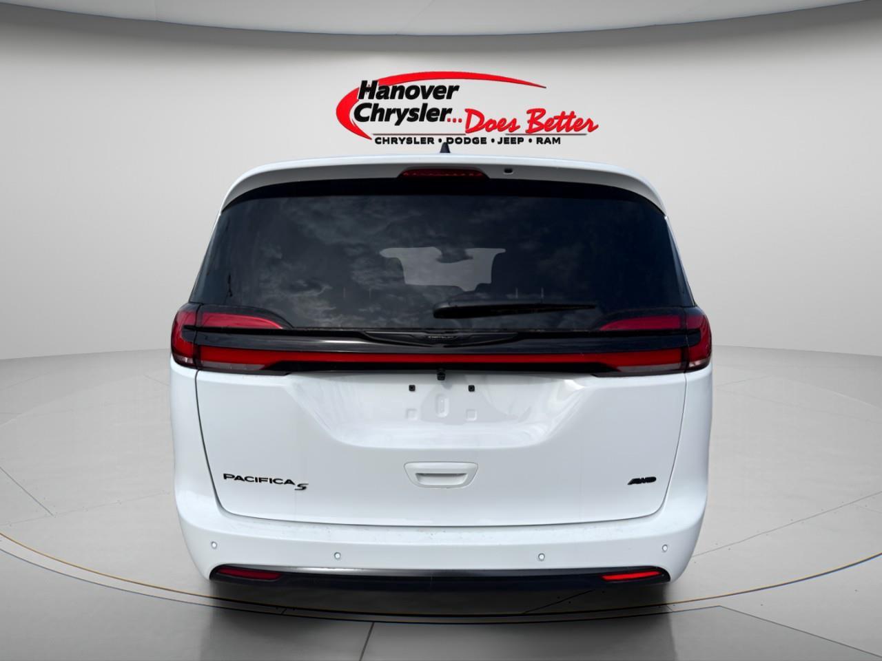 2026 Chrysler Pacifica Select AWD Photo