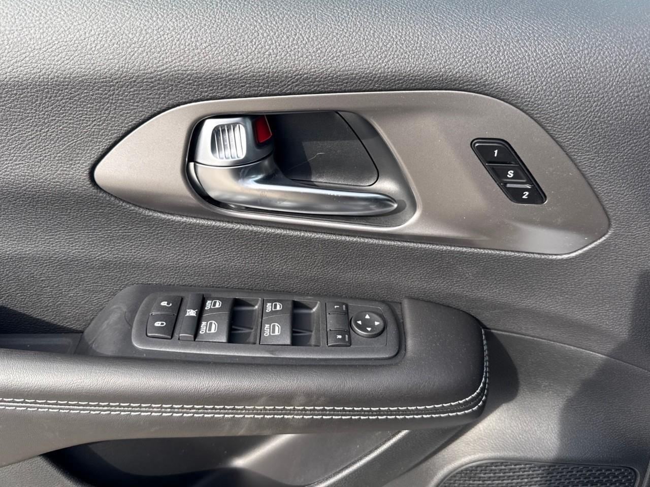 2026 Chrysler Pacifica Select AWD Photo