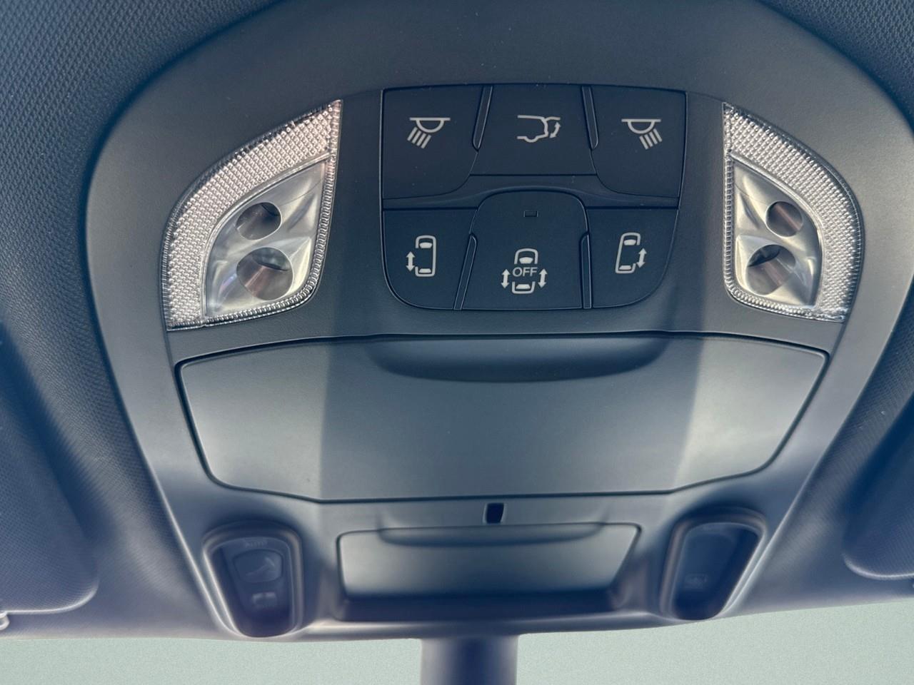 2026 Chrysler Pacifica Select AWD Photo
