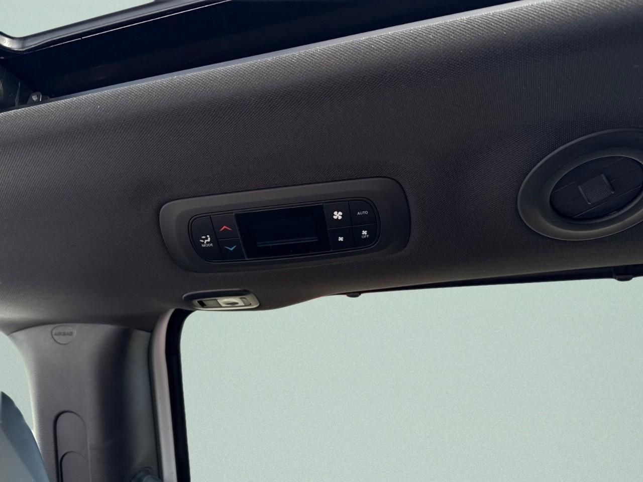 2026 Chrysler Pacifica Select AWD Photo